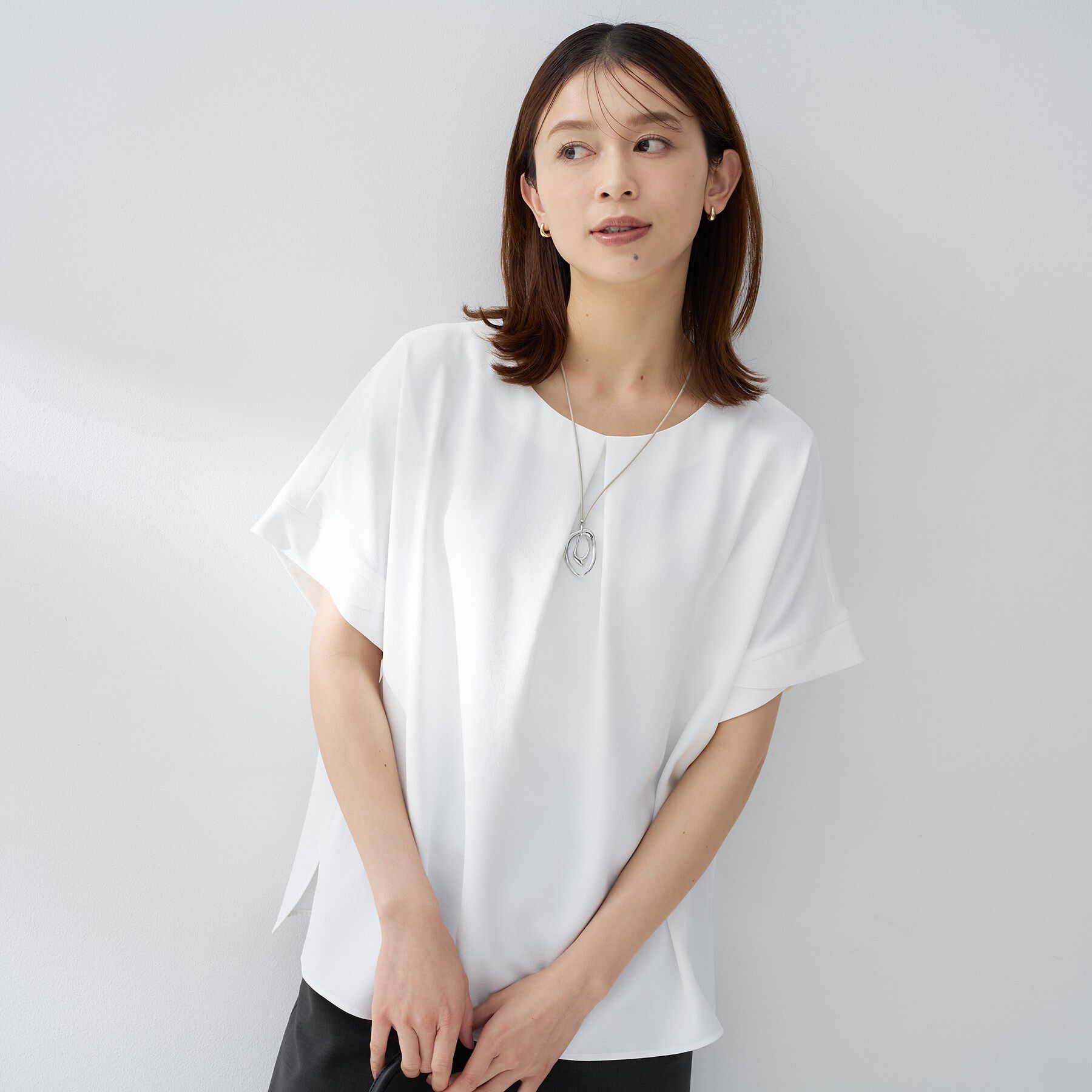 UNTITLED「【夏の名品セットアップが今年も登場！/はっ水/遮熱】リラクミスト 前後2WAYブラウス」|シャツ・ブラウス|