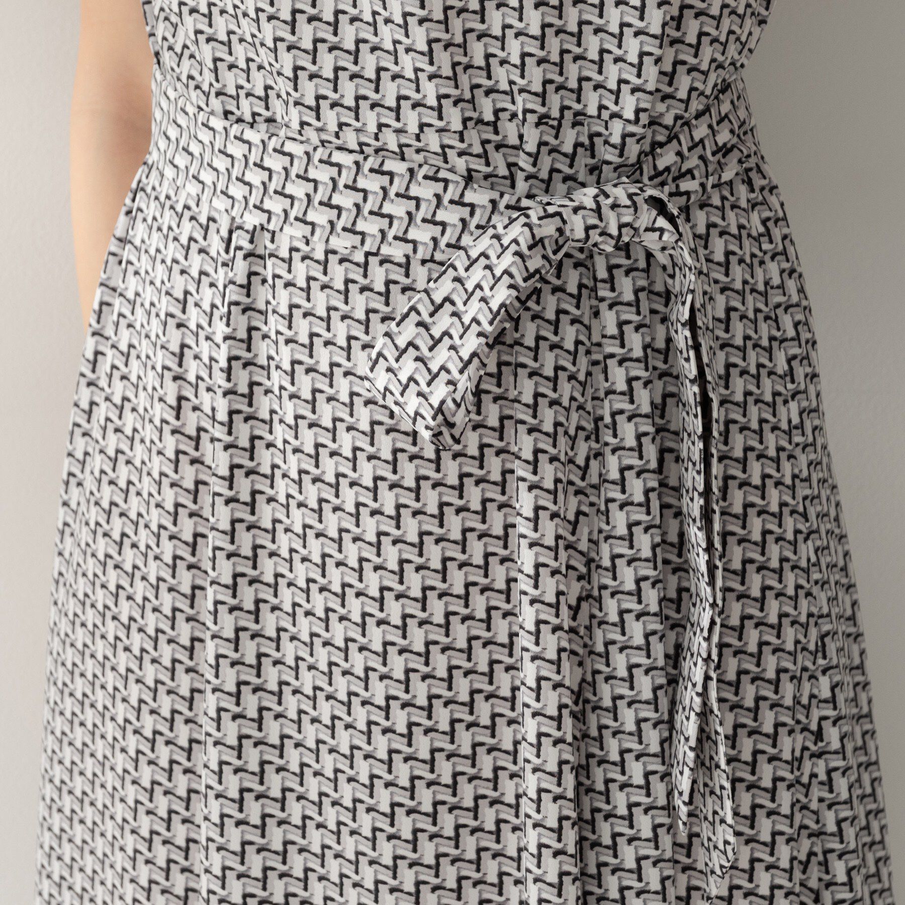 UNTITLED「ジオメプリントワンピース」|ワンピース|