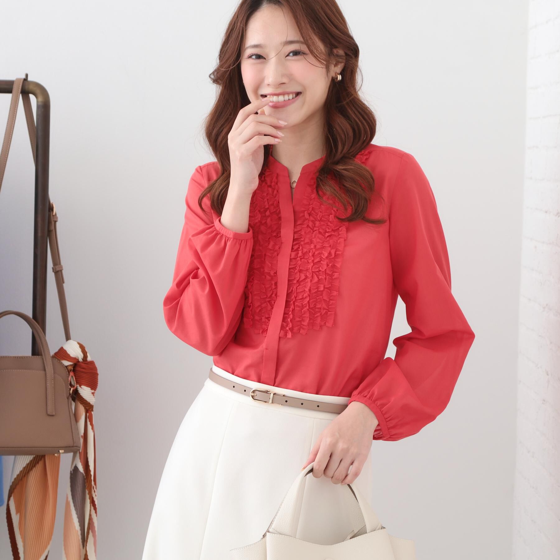 COUP DE CHANCE「【手洗い可/きれいめ】シアーローンフリルブラウス」|シャツ・ブラウス|レッド(061)