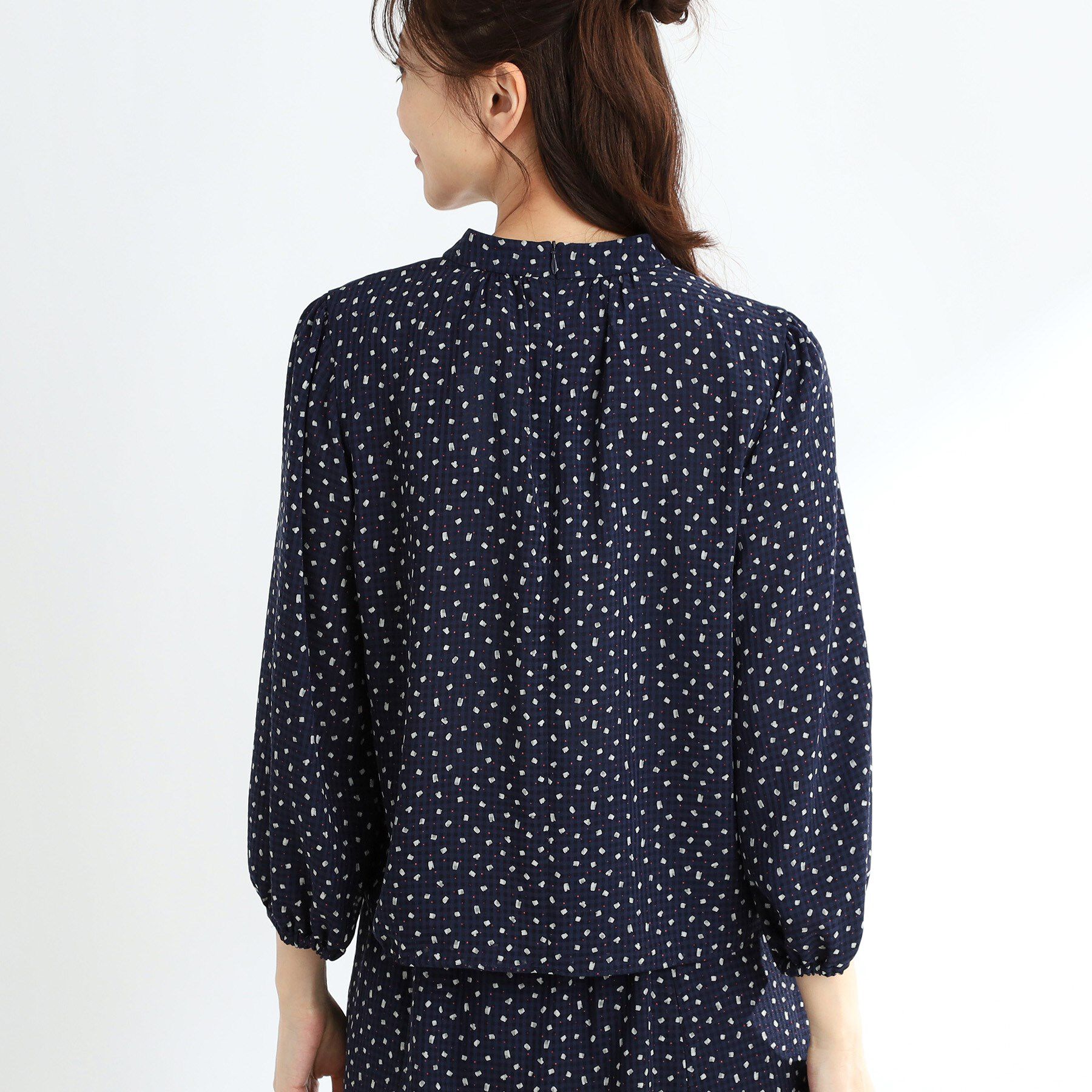 Reflect「【マシンウォッシュ可／セットアップ可能】コツキ柄プリントブラウス」|シャツ・ブラウス|