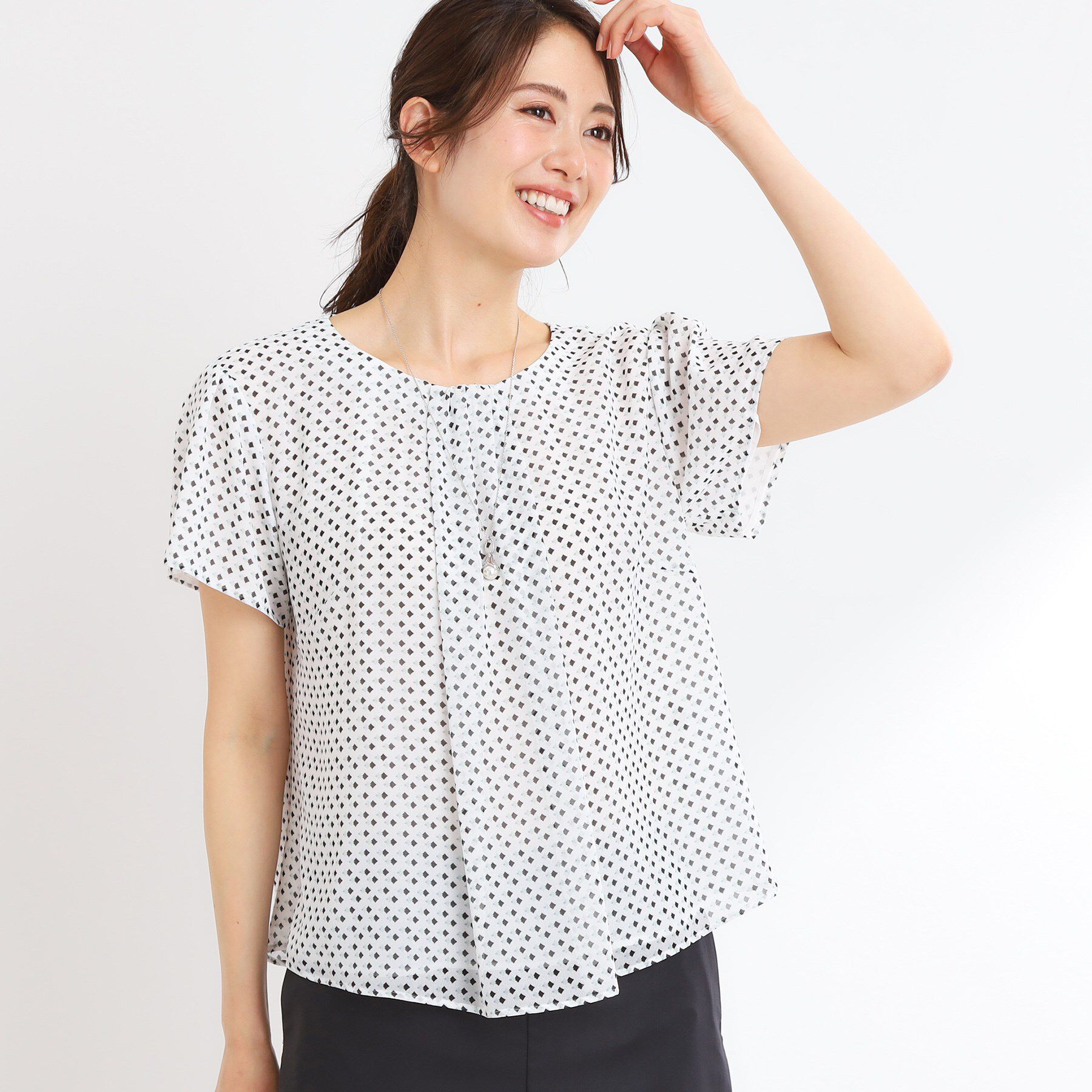 Reflect「【マシンウォッシュ可／セットアップ可】ギャザータックプリントブラウス」|シャツ・ブラウス|オフホワイト(103