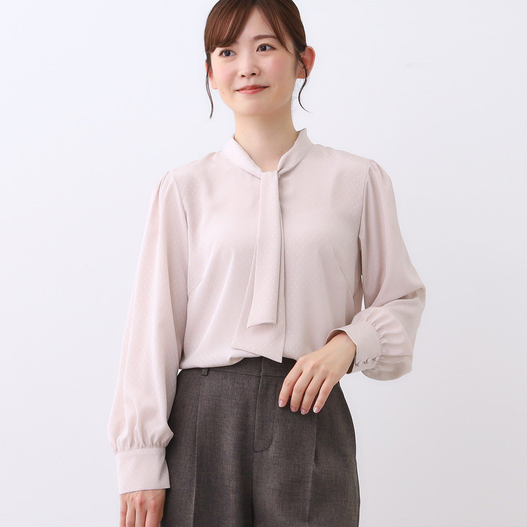 Reflect「【きちんと見え／通勤／セレモニーにおすすめ◎】ドット柄ボウタイブラウス」|シャツ・ブラウス|