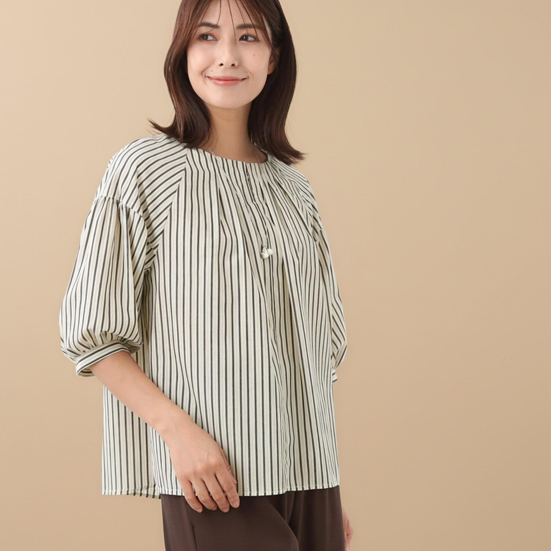 Reflect「【E‐QUALITY／体型カバー／ゆったり着られる◎】ストライプ&times;パフスリーブのブラウス」|シャツ・ブラウス|チャコールグレー(3