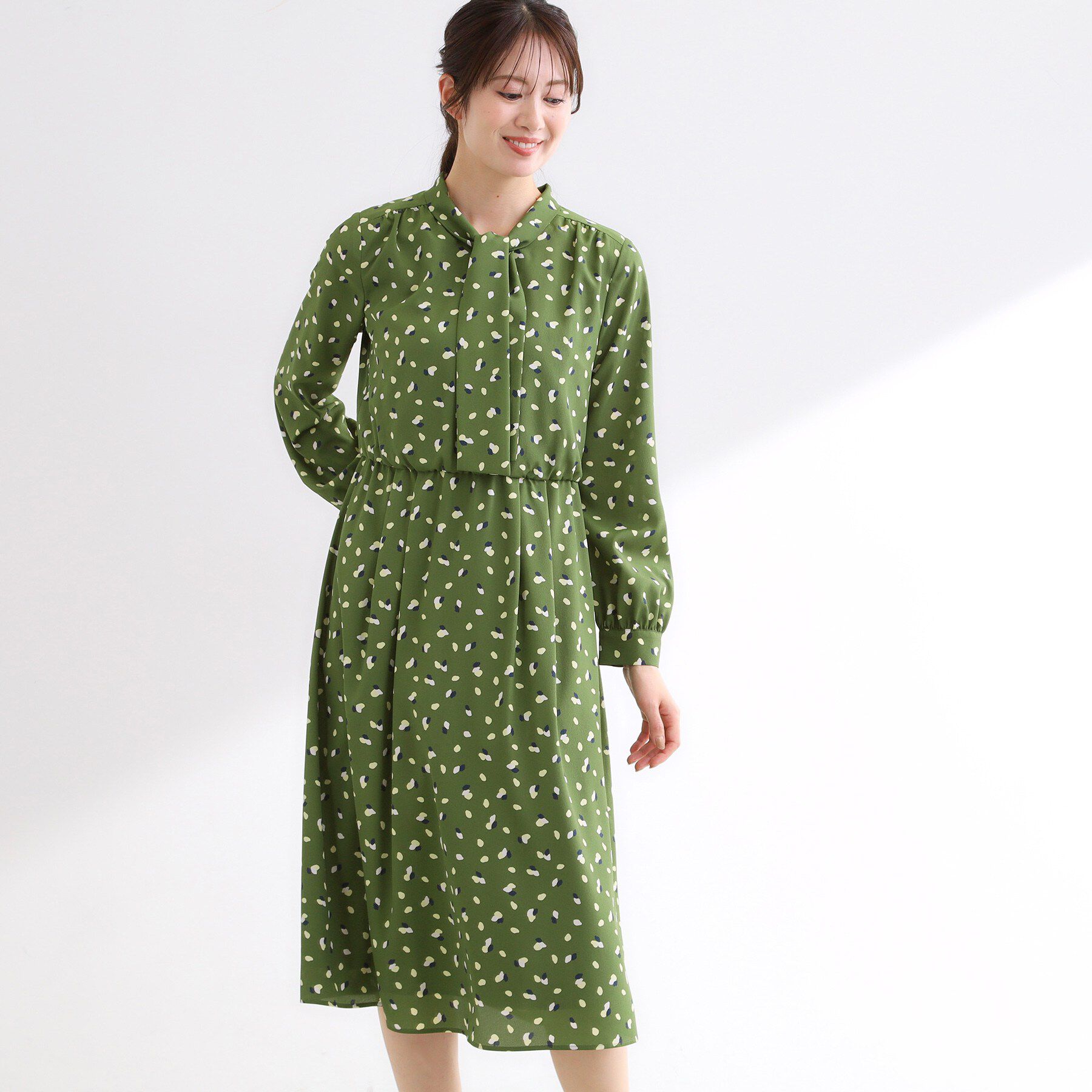 Reflect「【セレモニー／通勤／おでかけに◎】フラワープリントボウタイワンピース」|ワンピース|