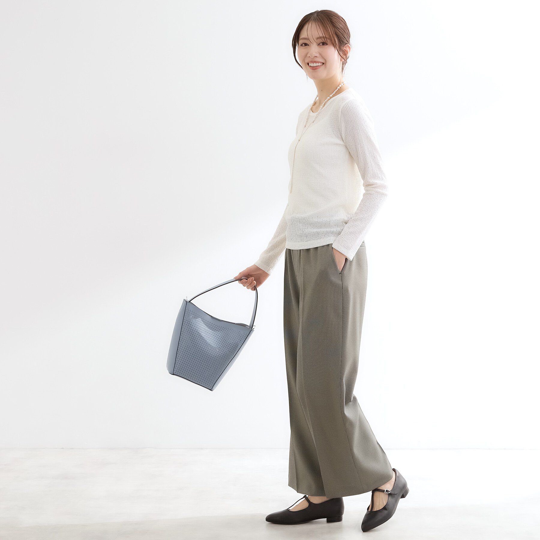 Reflect「【インナーにおすすめ◎】クルーネックレースジャージトップス」|Tシャツ・カットソー|