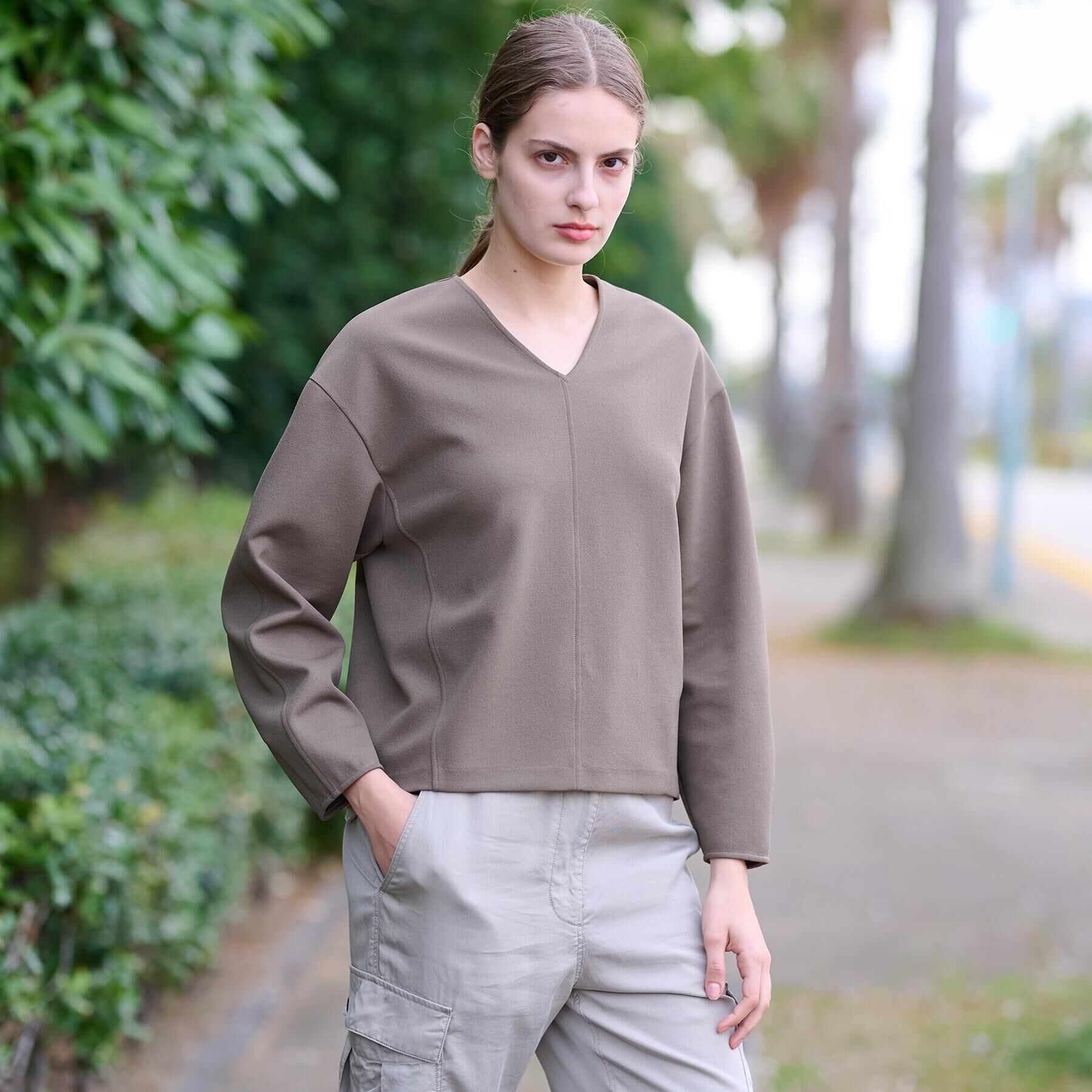 DRESSTERIOR「【洗える/イージーケア】Vネックジョーゼットプルオーバー」|Tシャツ・カットソー|