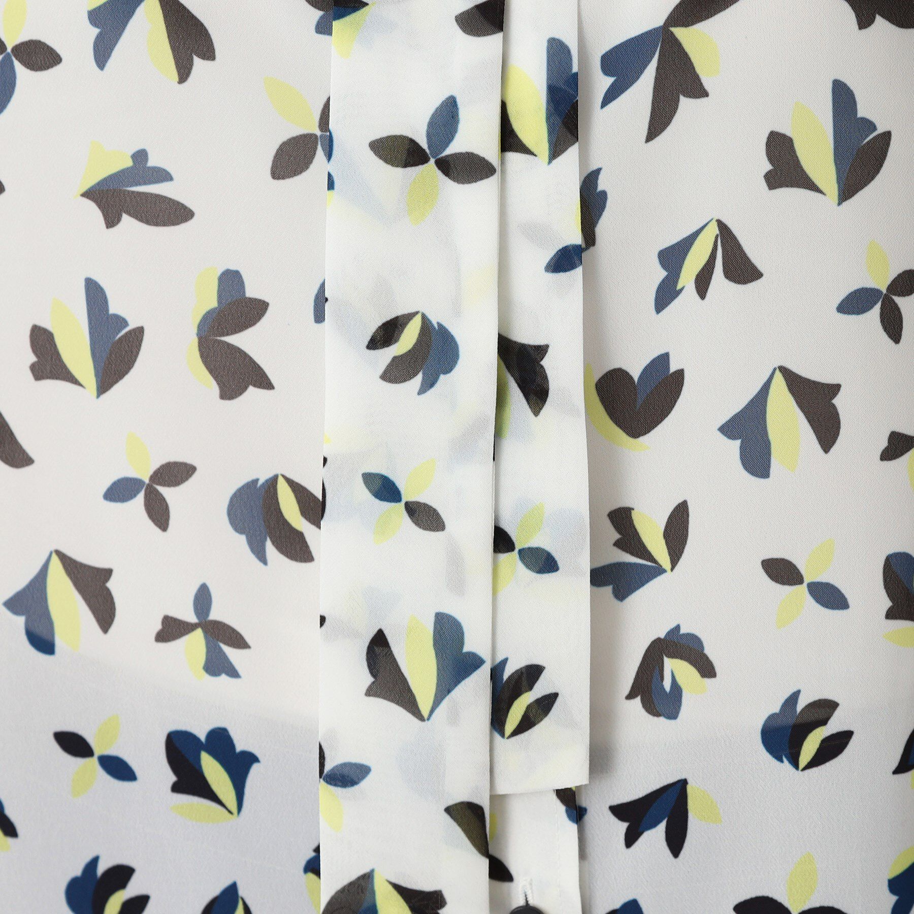 DRESSTERIOR「【洗える/きれいめ】シアーリーフプリントボウタイブラウス」|シャツ・ブラウス|