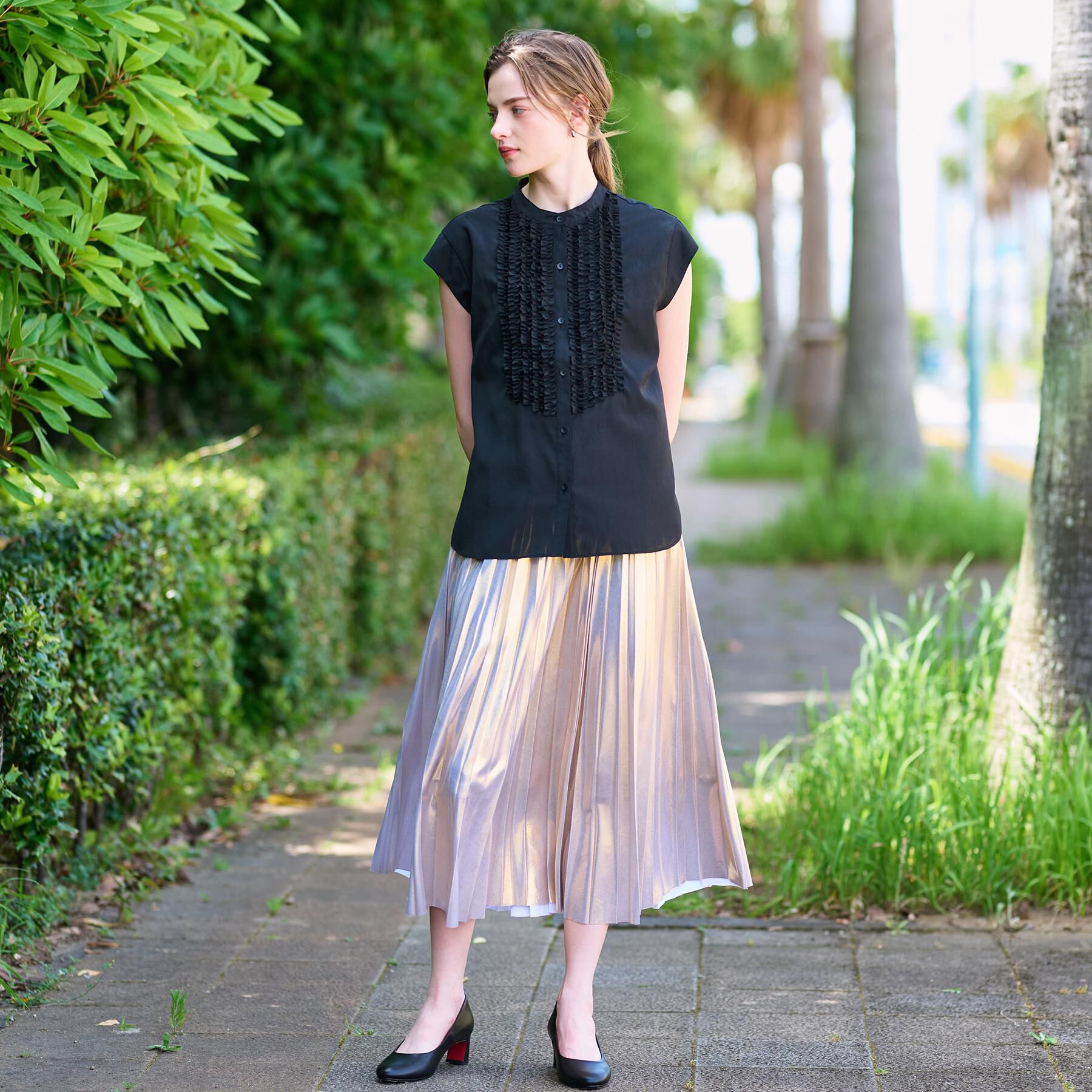 DRESSTERIOR「【撥水/UVカット/接触冷感】バンドカラーフレンチスリーブフリルブラウス」|シャツ・ブラウス|