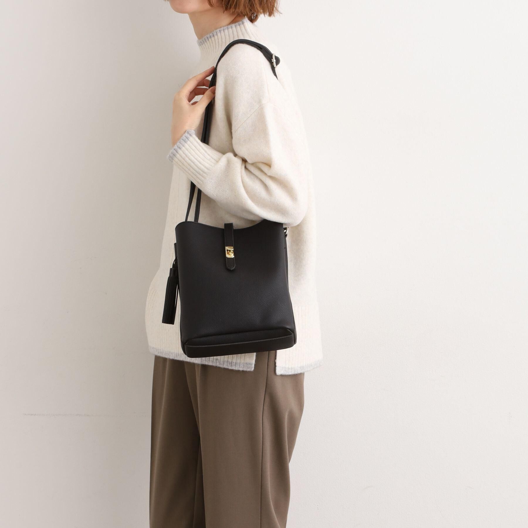 grove「人間工学ベルトタッセル縦型ショルダー」|ショルダー・メッセンジャー|