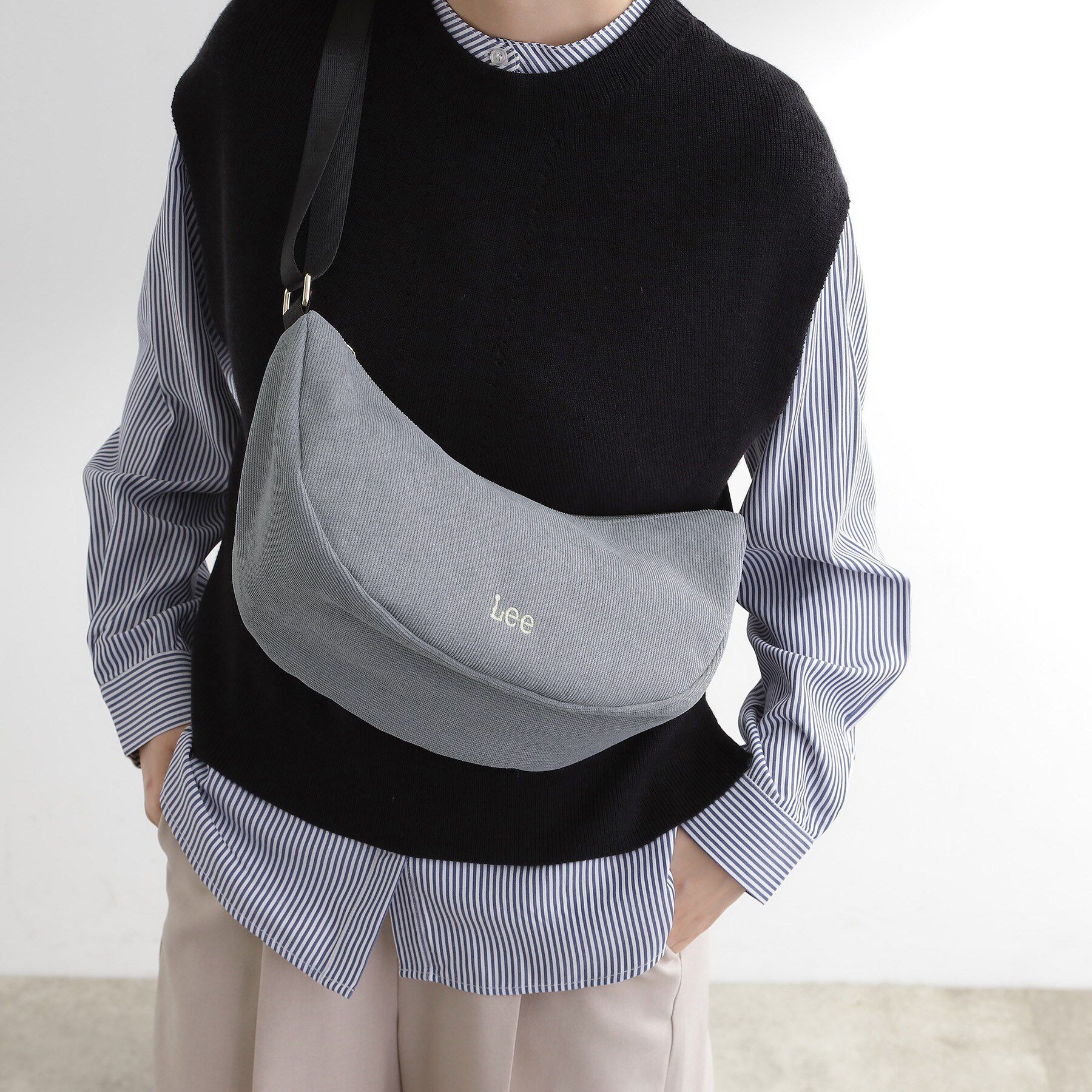 grove「【Lee別注】コーデュロイムーンショルダー」|ショルダー・メッセンジャー|サックスブルー(09