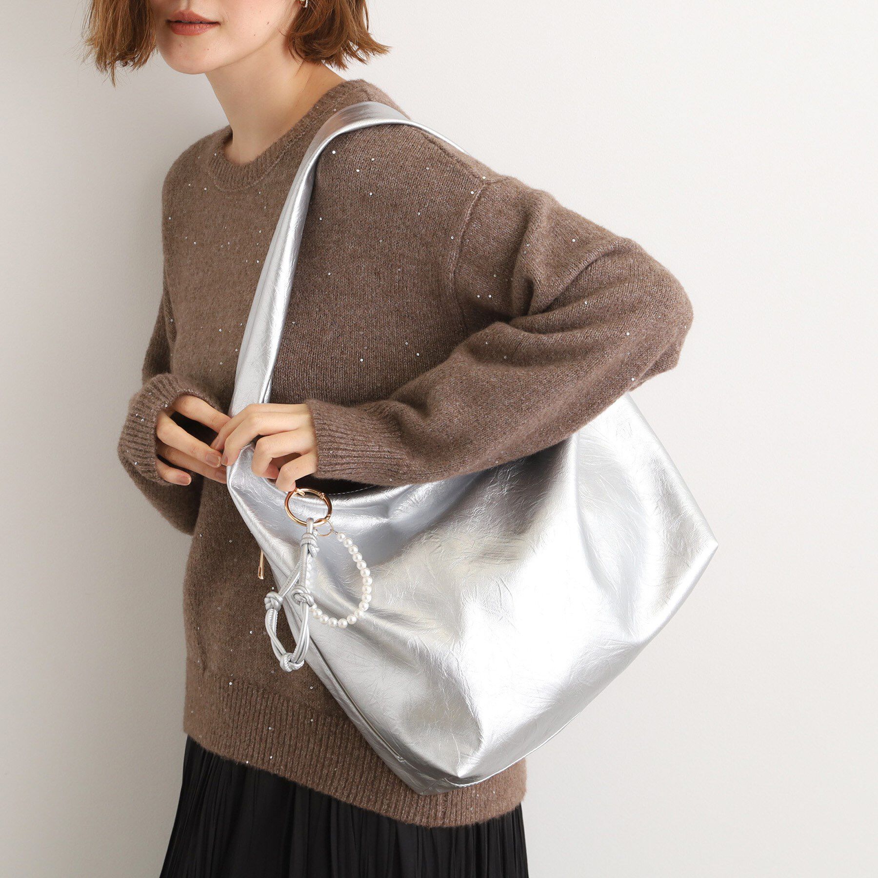 grove「パール調チャームワンショルダー」|ショルダー・メッセンジャー|シルバー(006)