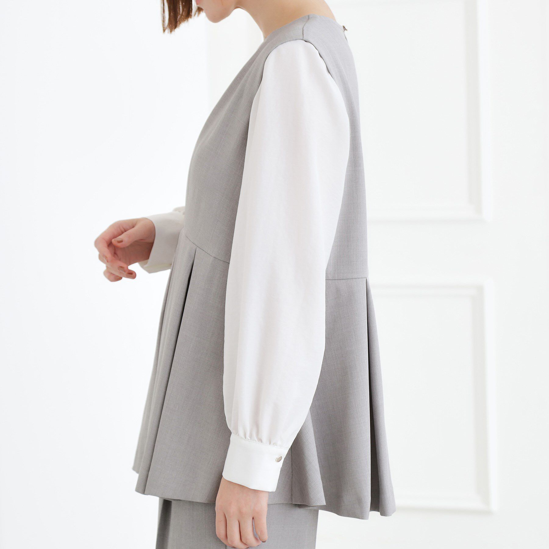 grove「【マシンウォッシュ/防シワ】袖ドッキングペプラムブラウス【着回しカセット】」|シャツ・ブラウス|