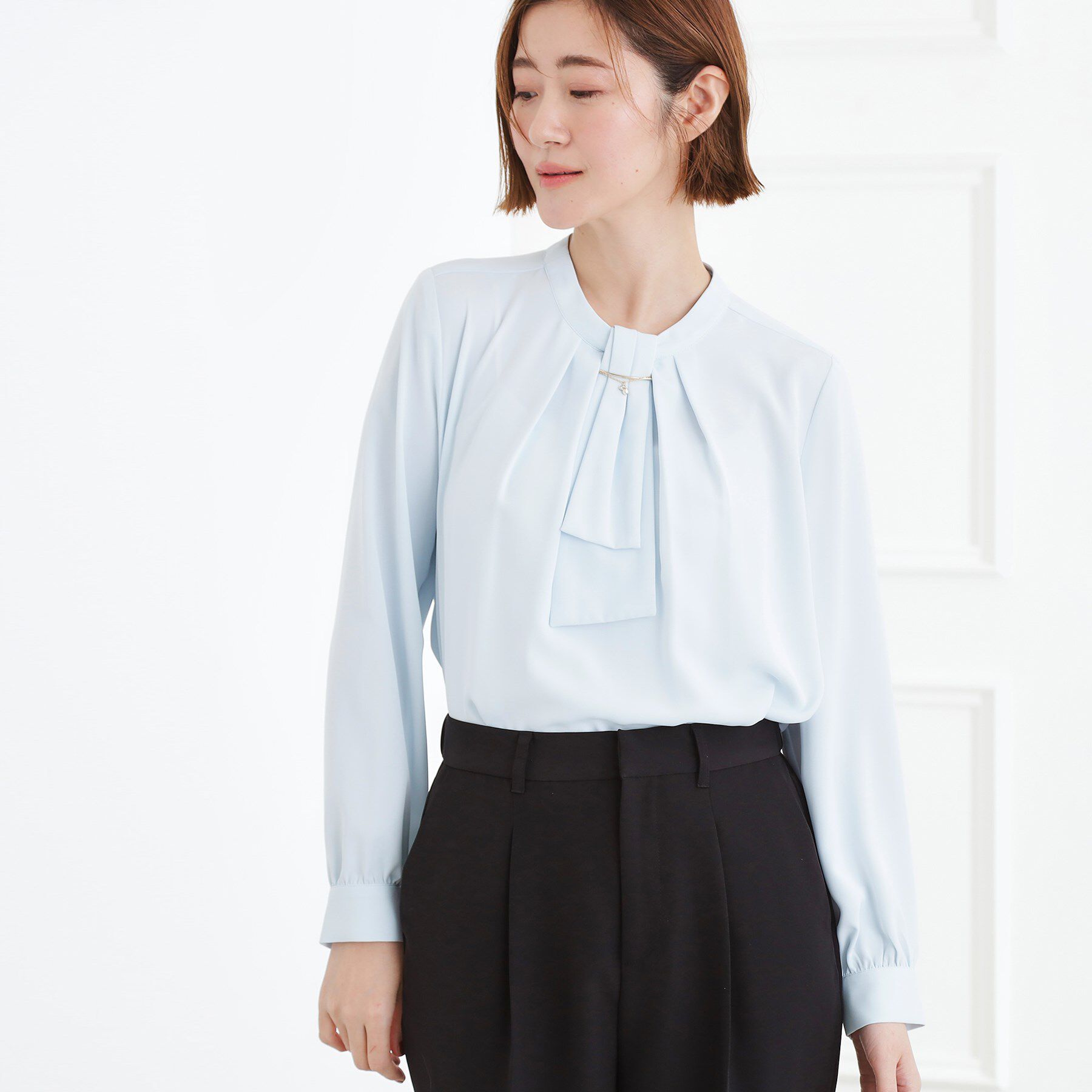 grove「【マシンウォッシュ/防シワ/UVカット】ボウタイブラウス【マルチWAY】」|シャツ・ブラウス|サックスブルー(09