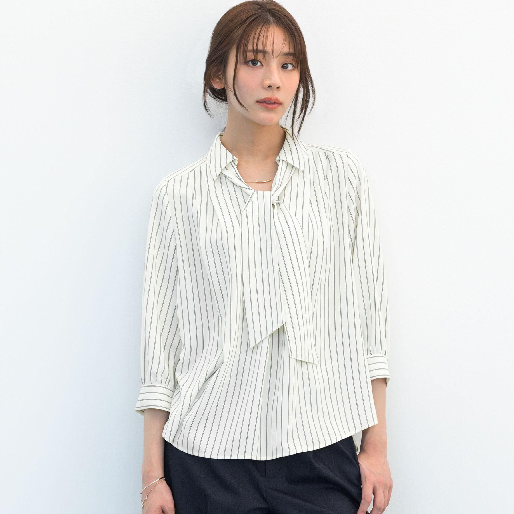 grove「【貴島明日香さん着用・洗える】チャーム付きマルチWAYボウタイブラウス」|シャツ・ブラウス|