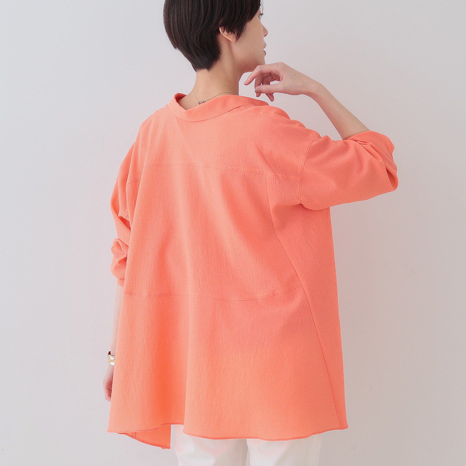 INDIVI「【洗える／凹凸素材】ハンカチーフヘム エアリーブラウス」|シャツ・ブラウス|