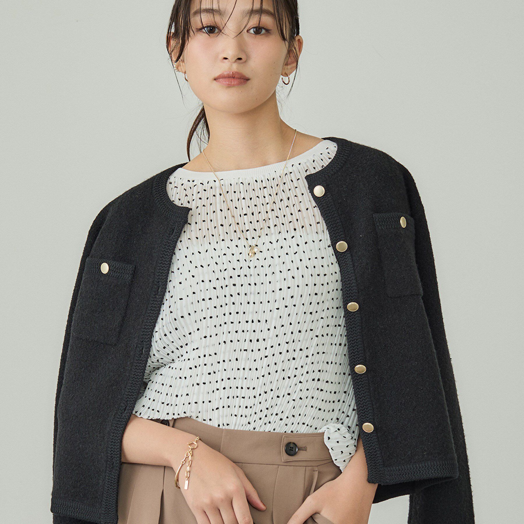 INDIVI「【洗える／ドット柄／凹凸素材】プリーツデザインブラウス」|シャツ・ブラウス|