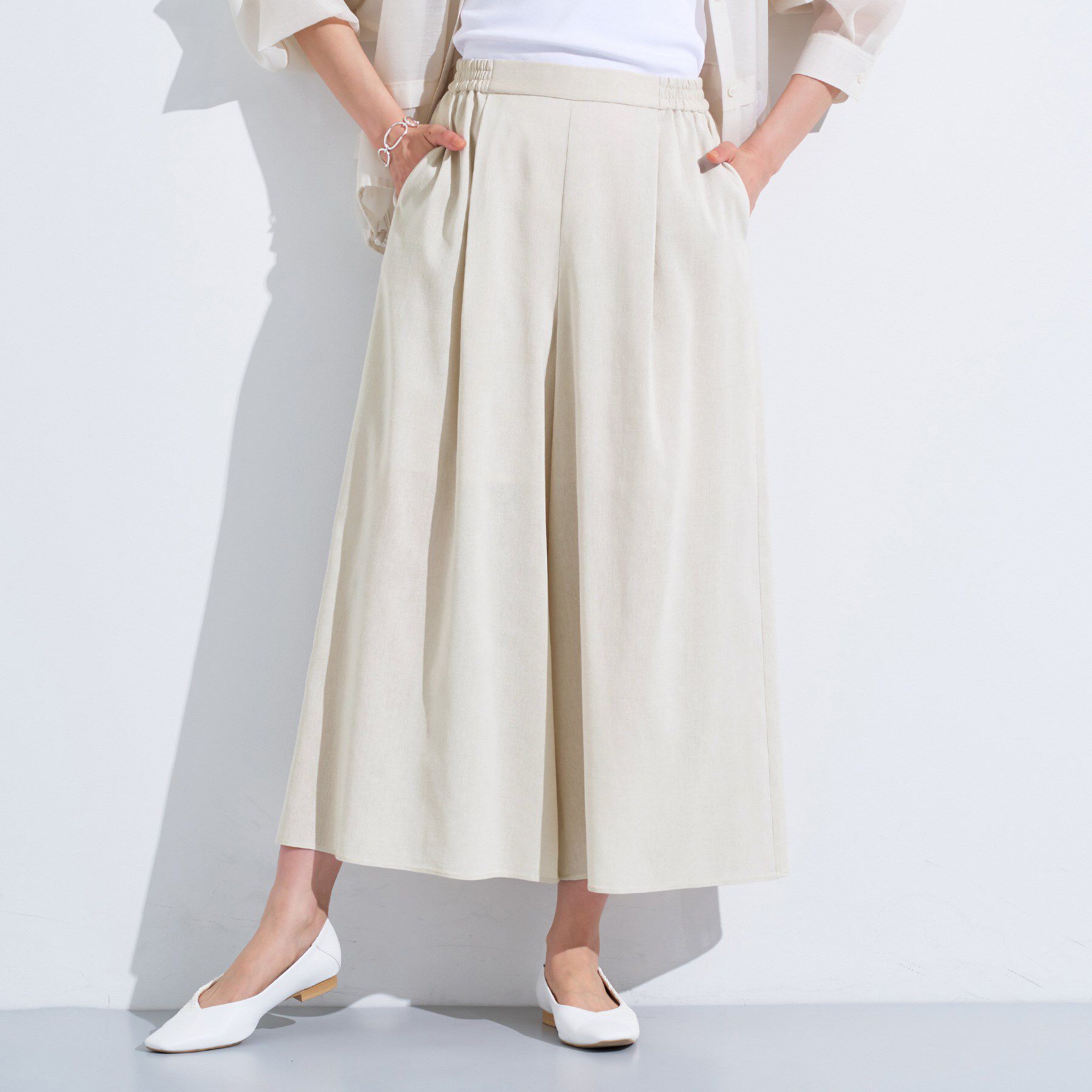 INDIVI「【洗える／清涼感◎】ワイドフレアパンツ／スカーチョ」|その他|グレージュ(050)