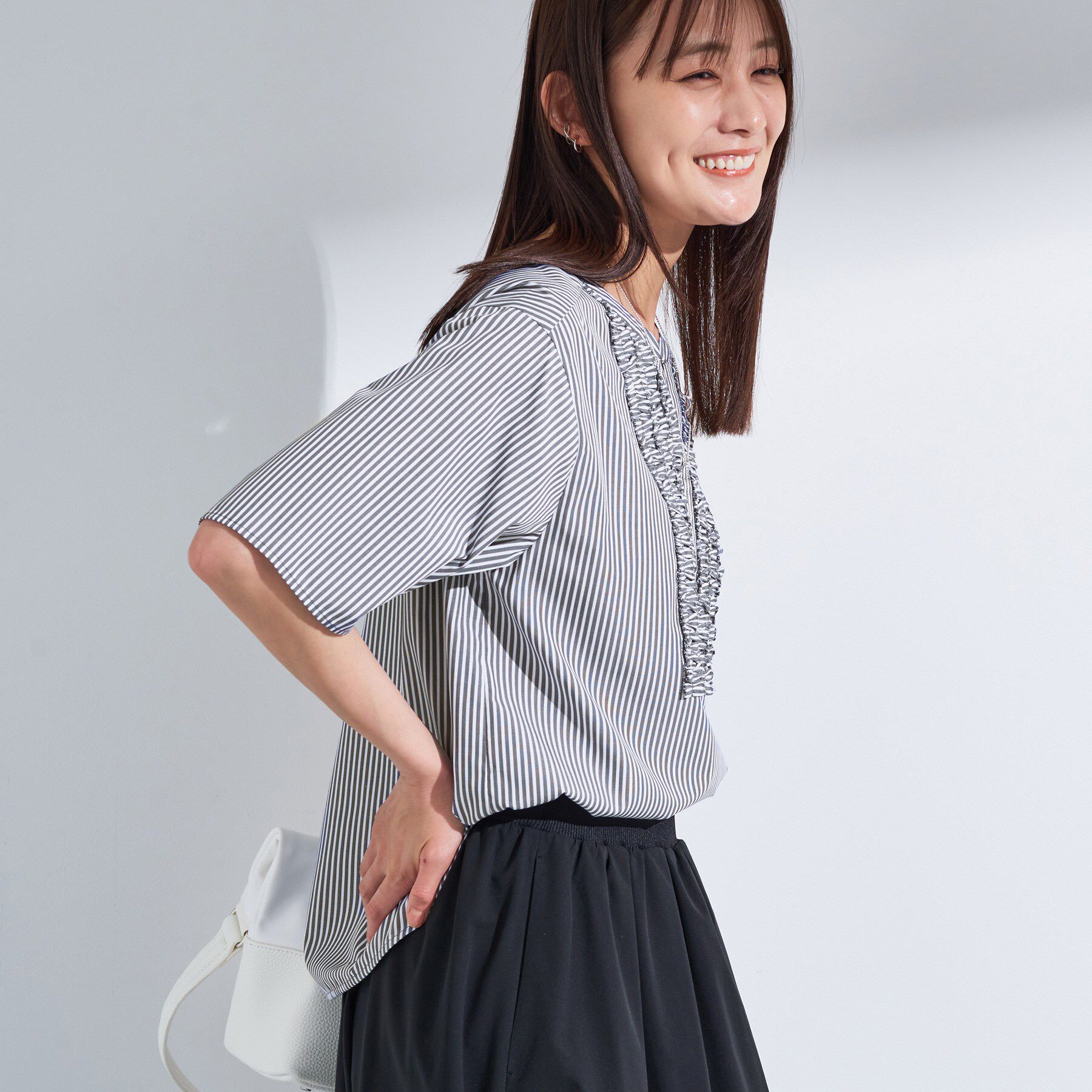 INDIVI「【洗える】胸元タックフリルブラウス」|シャツ・ブラウス|