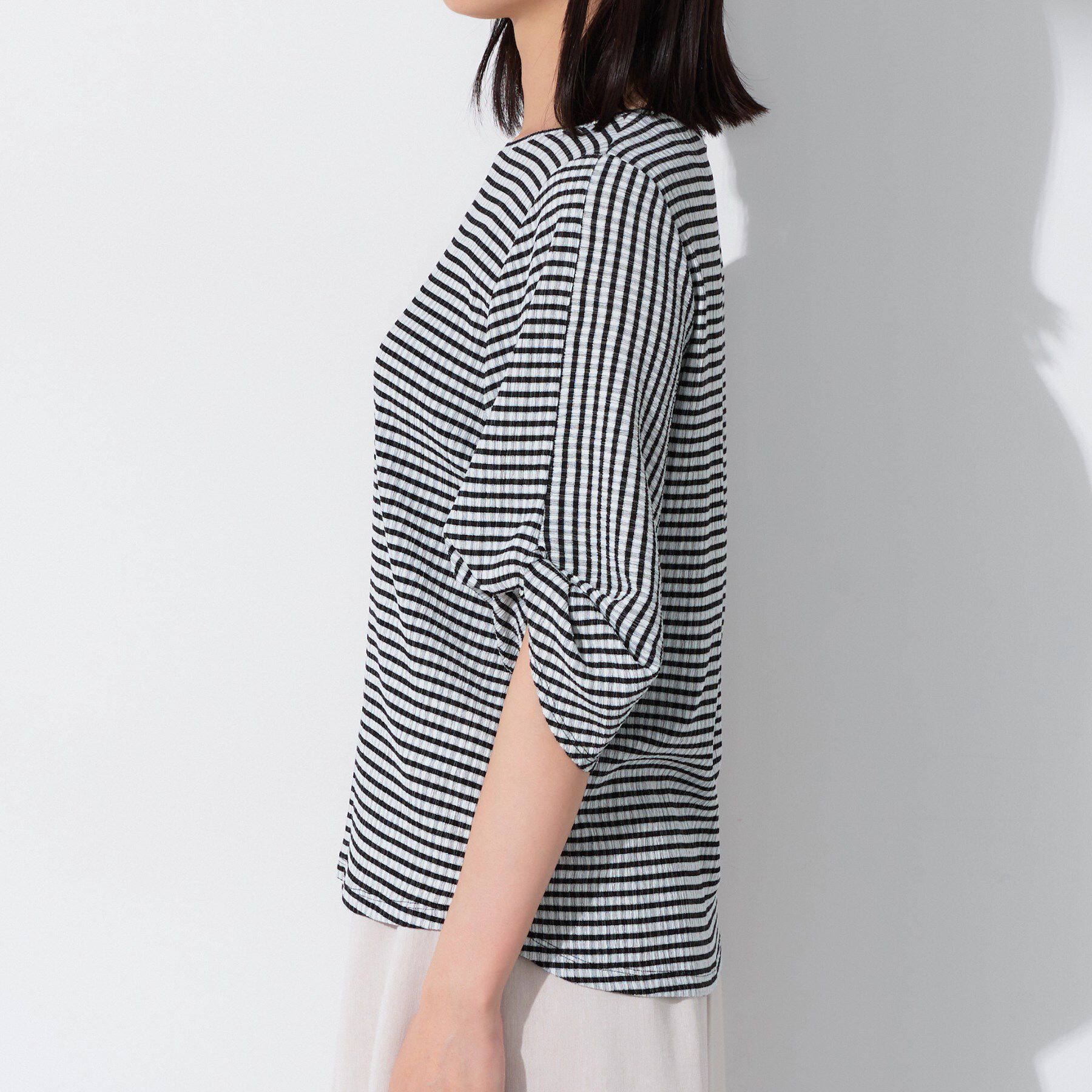 INDIVI「【UVケア／吸汗速乾】凹凸素材ねじり袖トップス」|Tシャツ・カットソー|