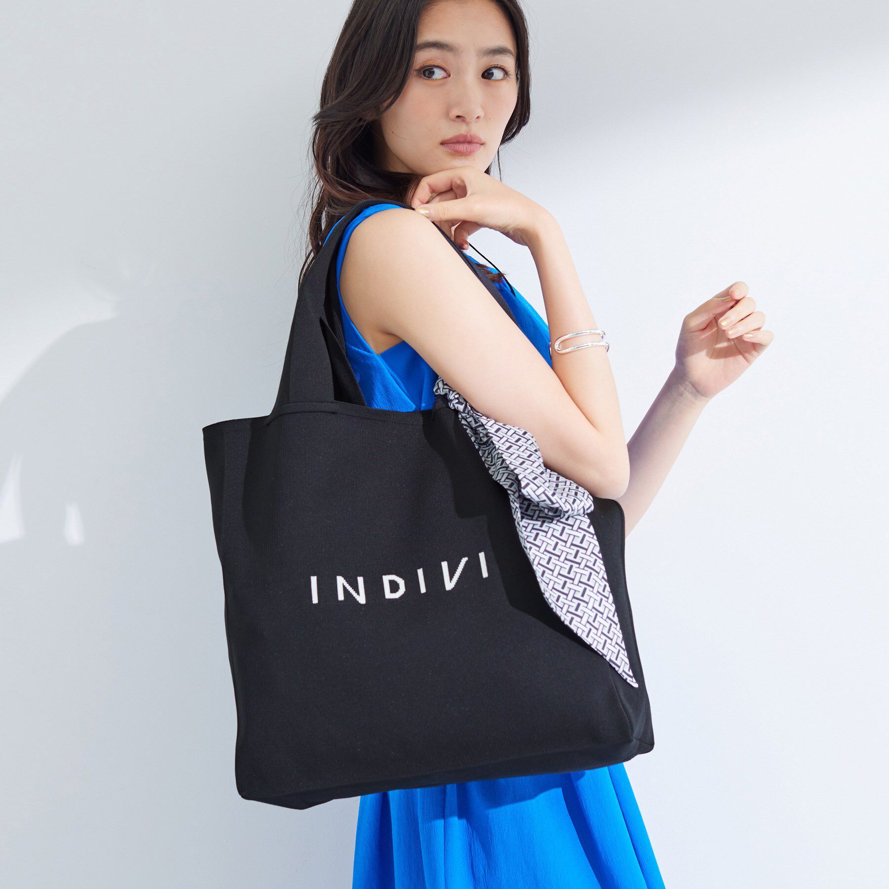 INDIVI「【A4サイズ対応】ロゴニットトート」|トートバッグ|ブラック(019)