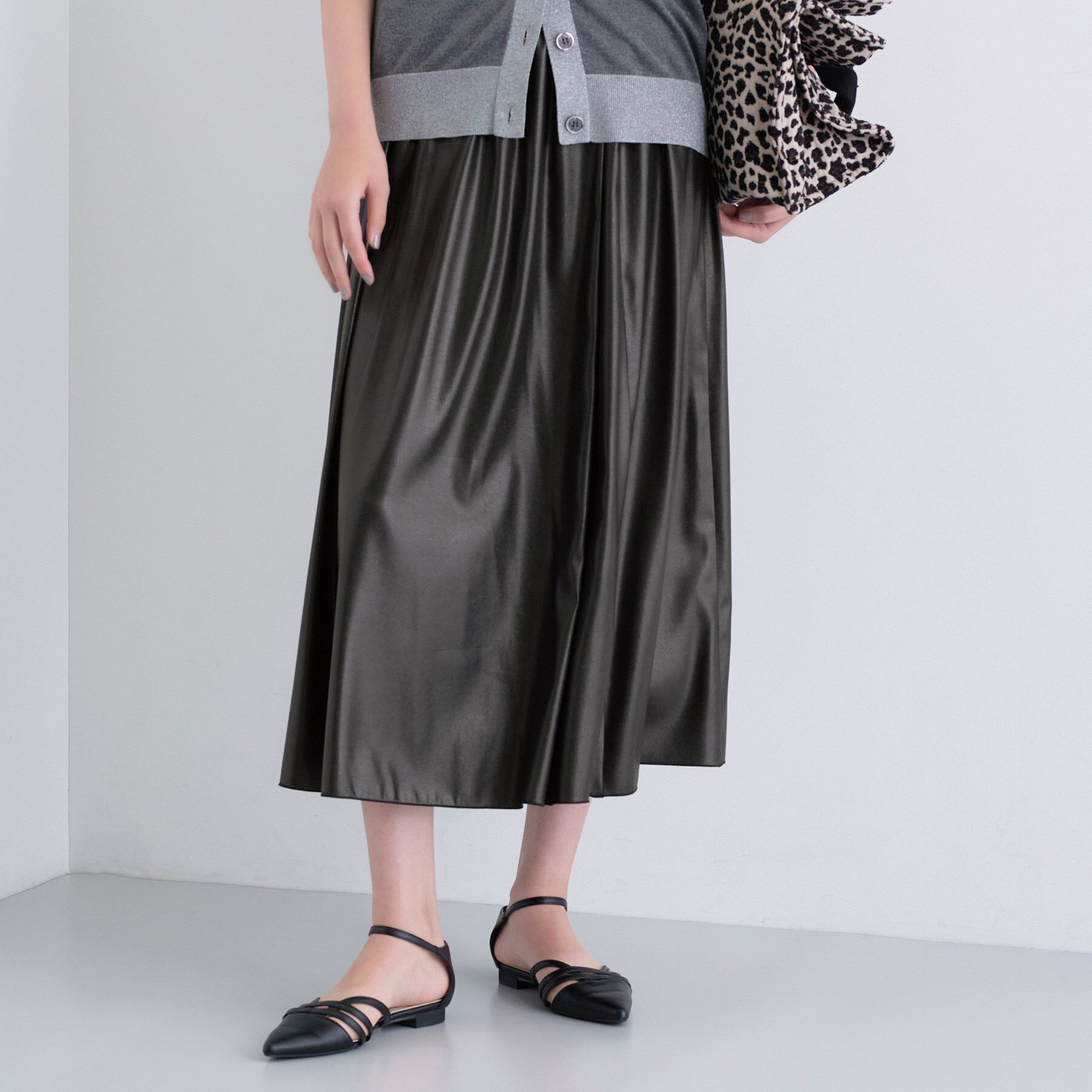 INDIVI「レザー調ギャザースカート」|スカート|