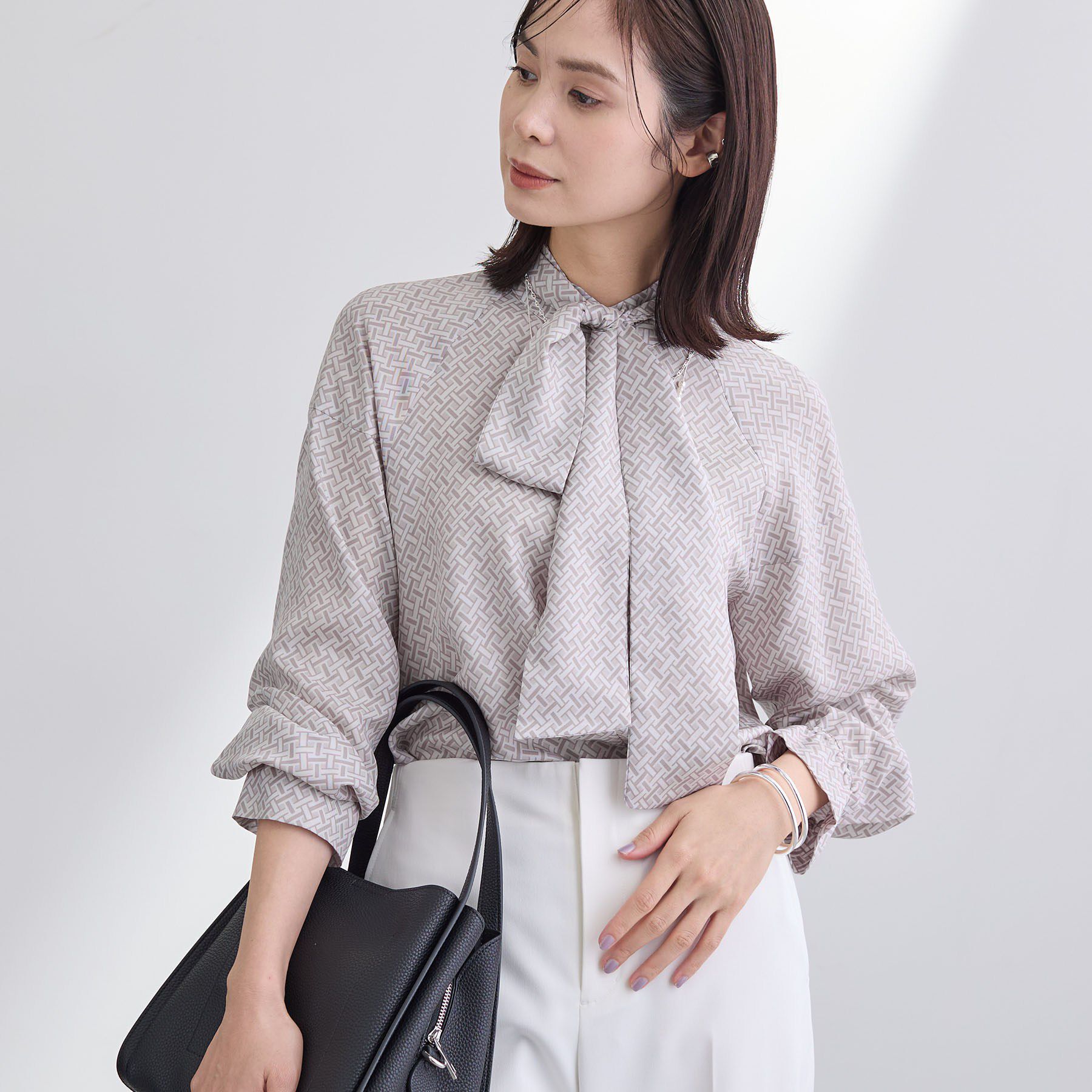INDIVI「ジオメプリントボウタイブラウス」|シャツ・ブラウス|