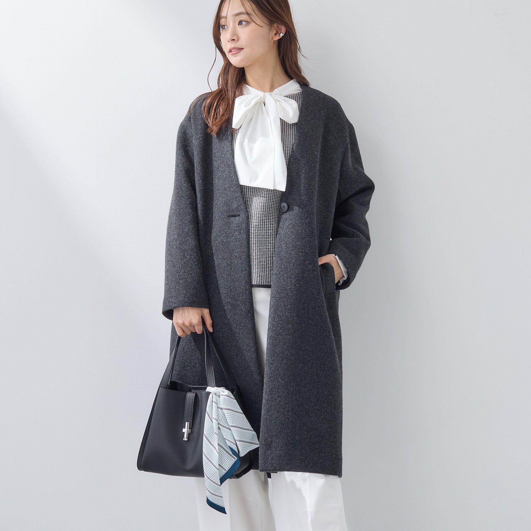 INDIVI「【軽量／ウール混】ライトフォルム ロングコート」|ノーカラーコート|チャコールグレー(9