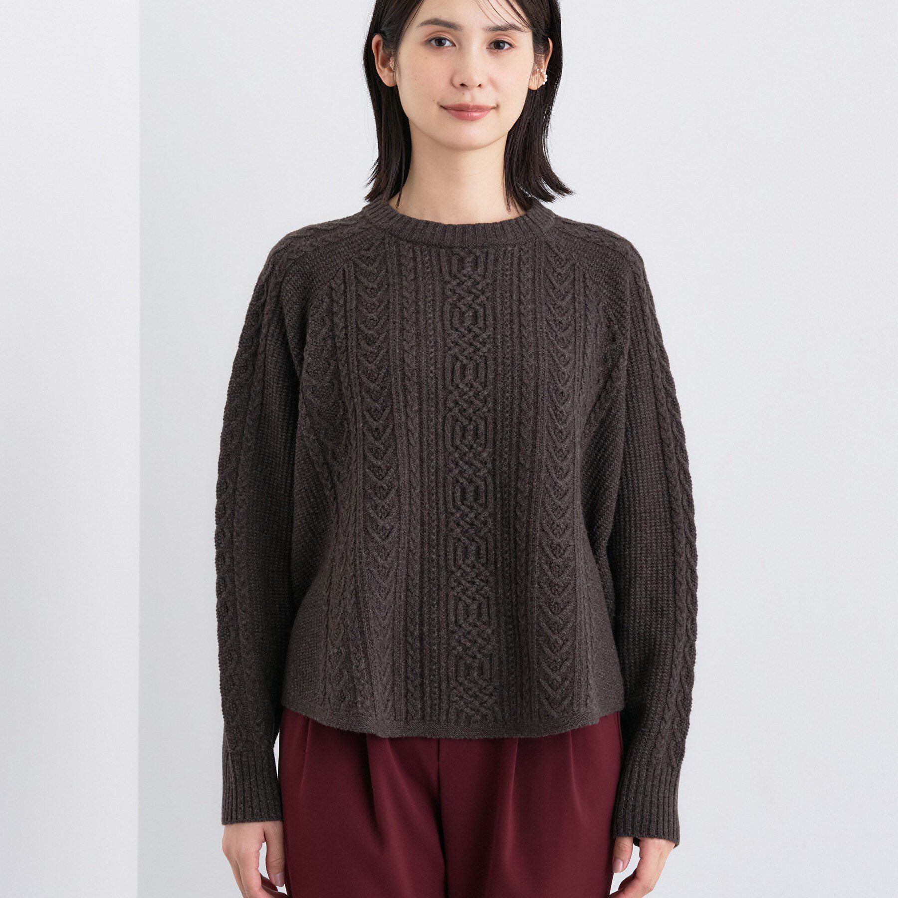 INDIVI「【洗える】ケーブルデザイン ラウンドヘムニット」|ニット・セーター|