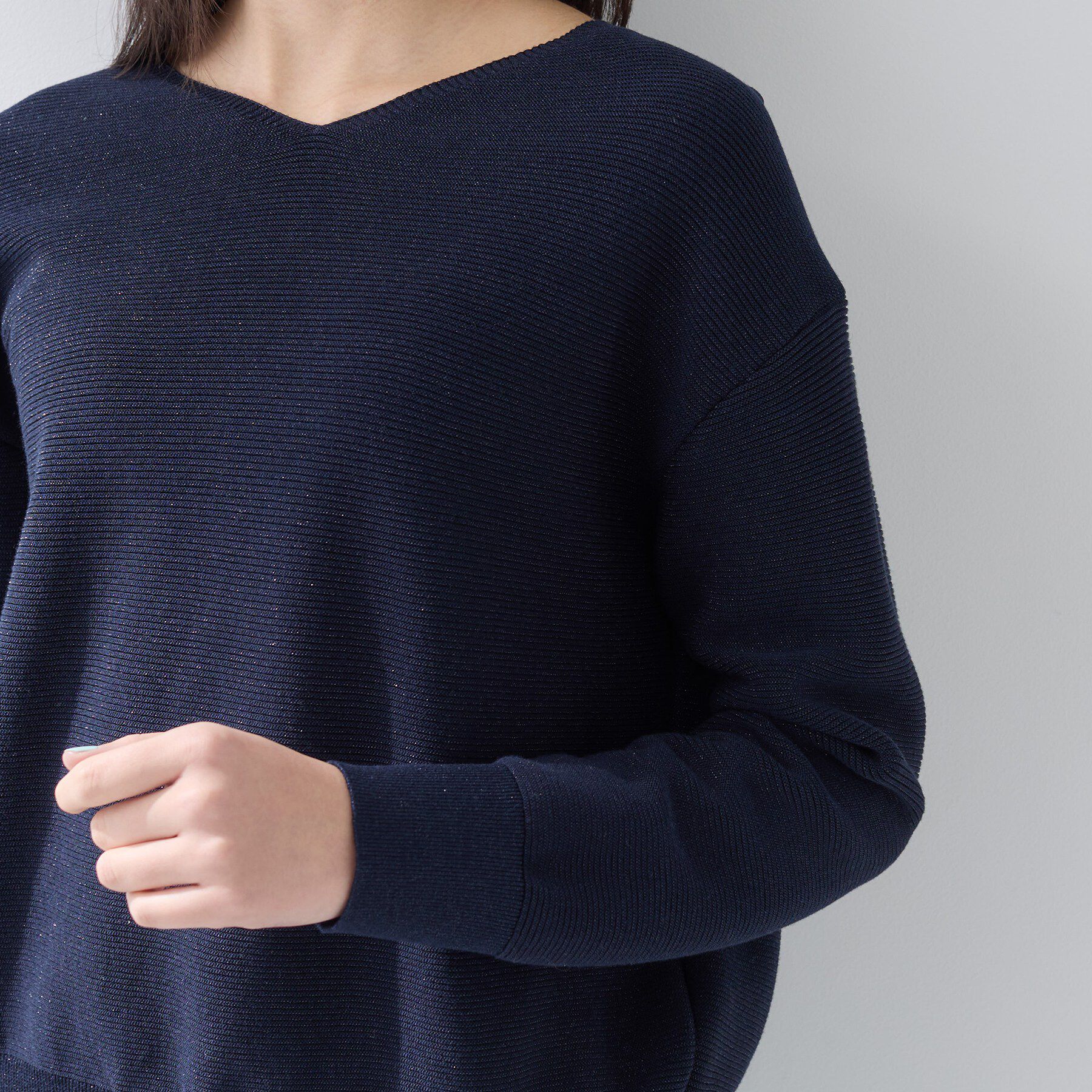 INDIVI「【洗える／軽量】きらめきVネックニット」|ニット・セーター|
