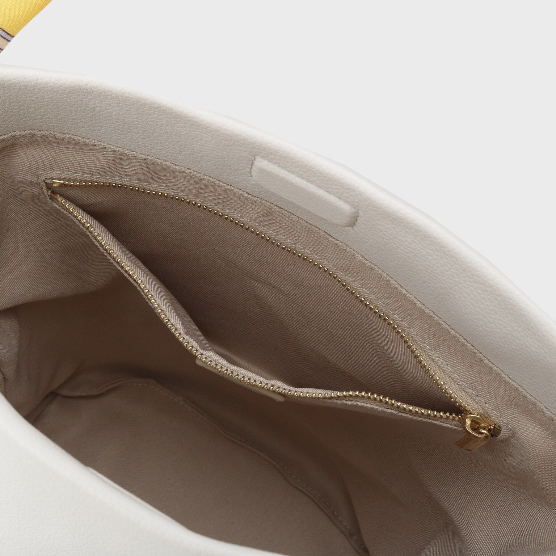 INDIVI「【ハンドル2WAY／A4収納】スカーフハンドル バケツバッグ」|ハンドバッグ|