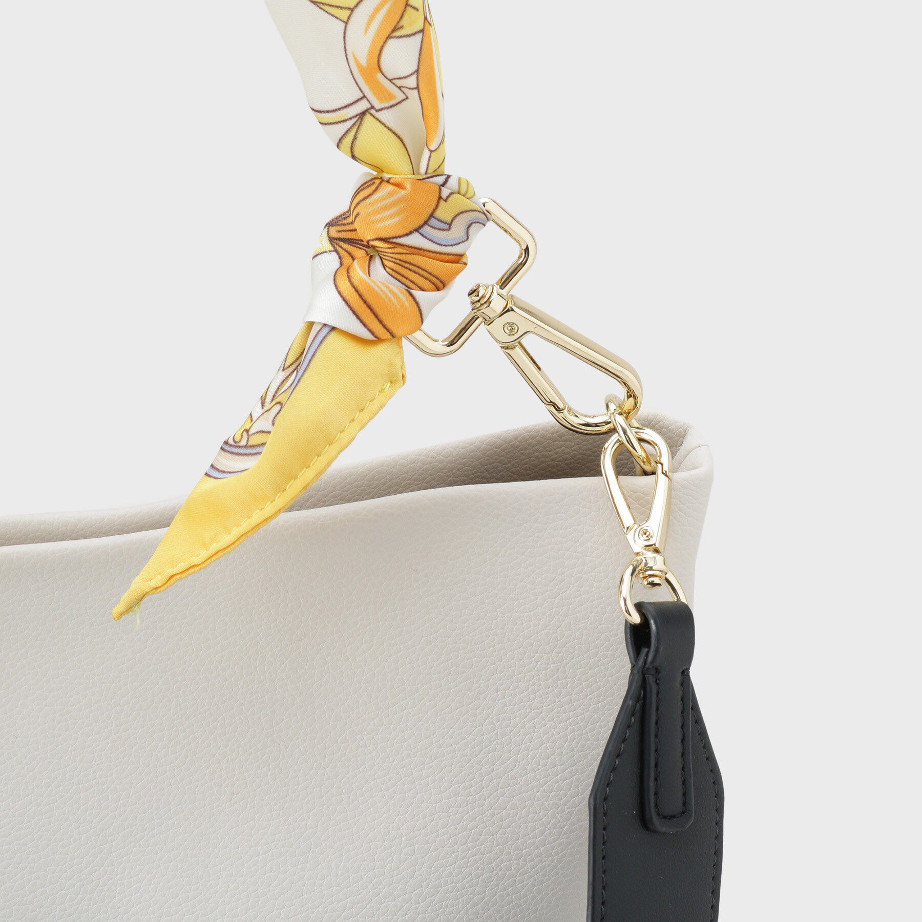 INDIVI「【ハンドル2WAY／A4収納】スカーフハンドル バケツバッグ」|ハンドバッグ|