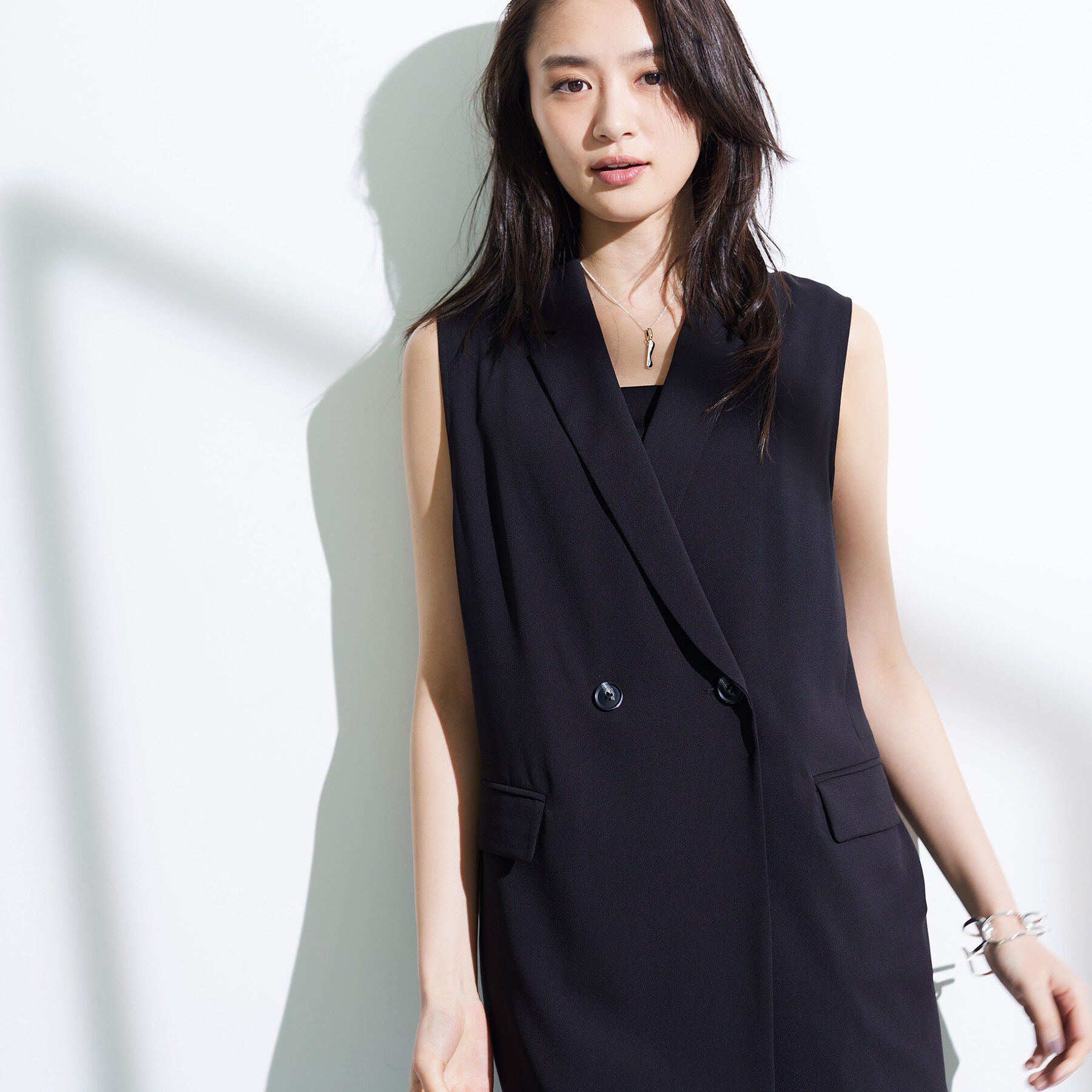 INDIVI「【さらに軽く軽快！／着る日傘】颯爽ジレジャケット」|ベスト・ジレ|ブラック(019)