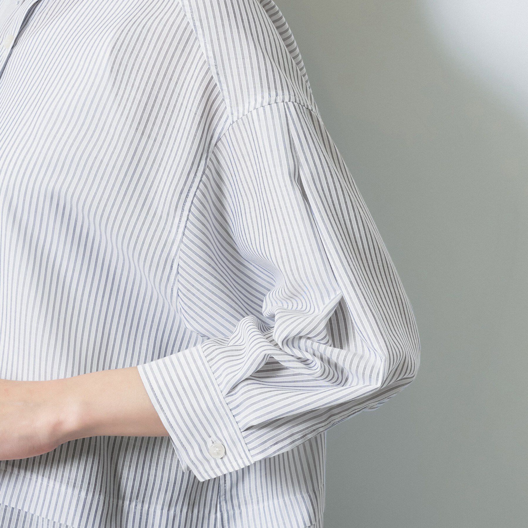 INDIVI「【洗える／2WAY】ドロスト付 シアーシャンブレーシャツ」|シャツ・ブラウス|