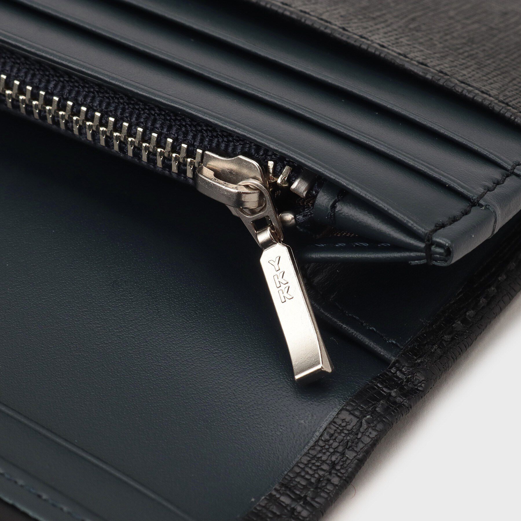 TAKEO KIKUCHI「配色型押しレザー 長財布」|財布|