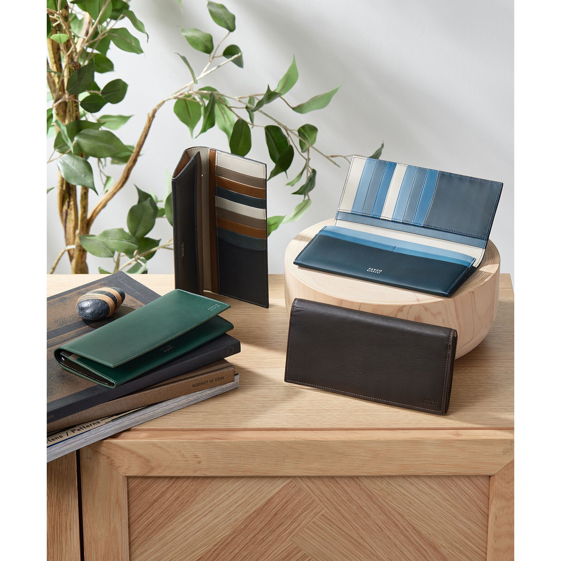 TAKEO KIKUCHI「アンティーク調レザー 2つ折り長財布」|財布|