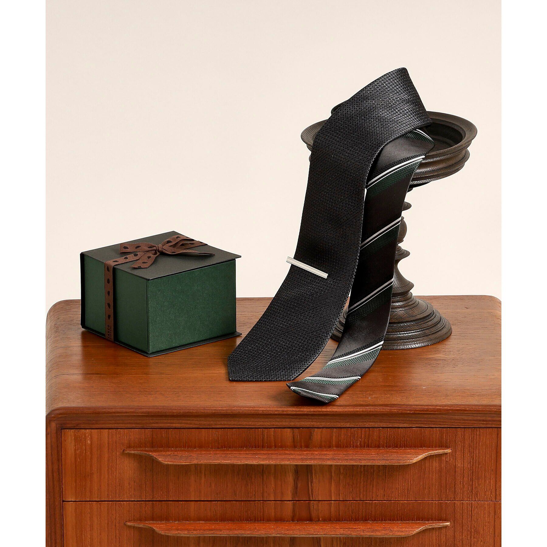 TAKEO KIKUCHI「【BOXセット】無地ネクタイ&タイバー」|ネクタイ・蝶ネクタイ|ブラック(019)