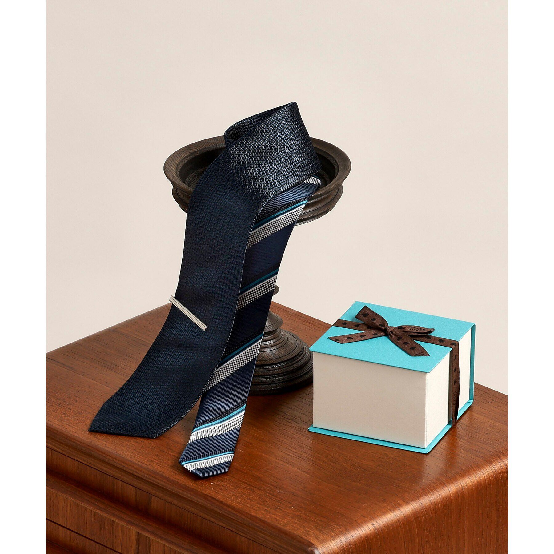 TAKEO KIKUCHI「【BOXセット】無地ネクタイ&タイバー」|ネクタイ・蝶ネクタイ|グリーン(022)