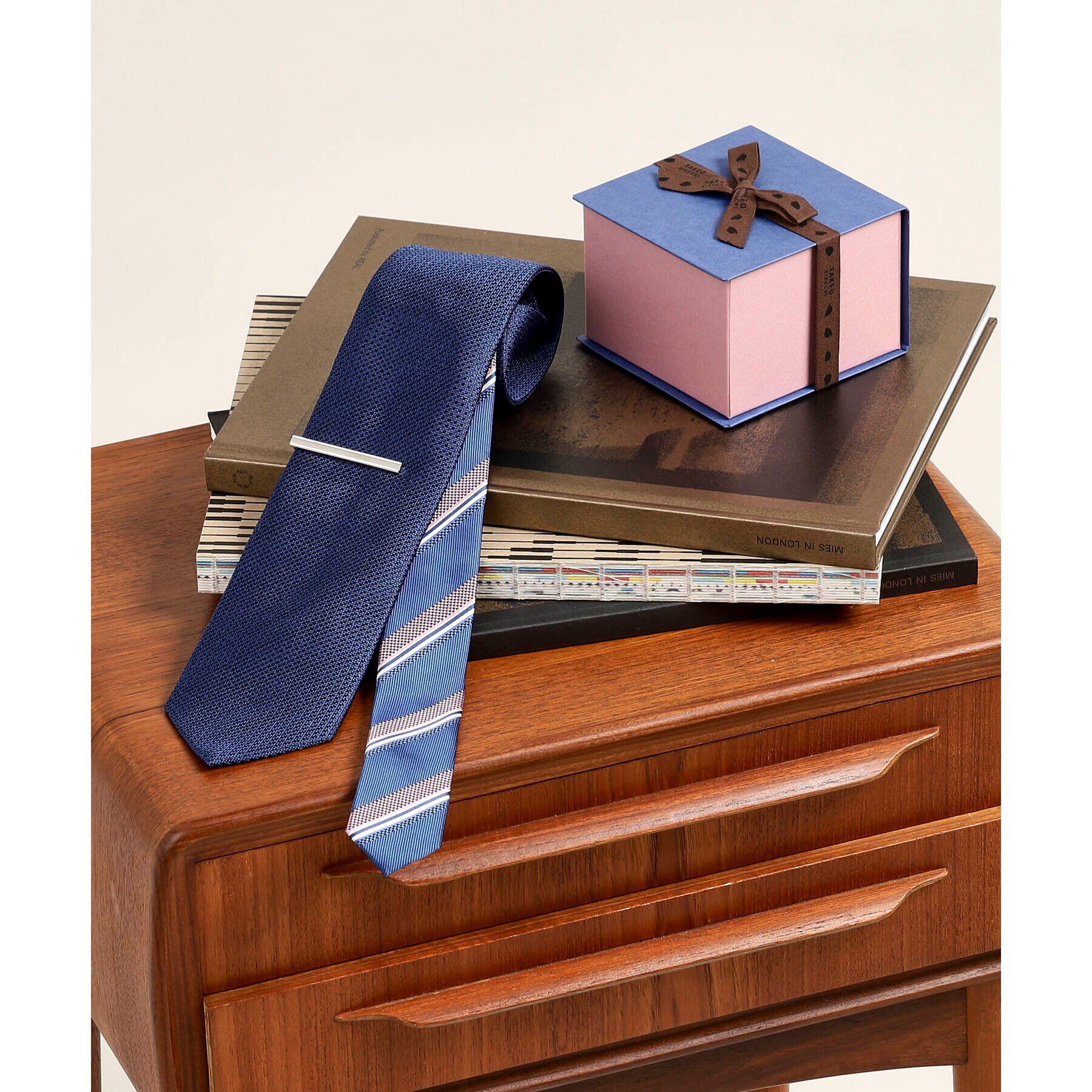TAKEO KIKUCHI「【BOXセット】無地ネクタイ&タイバー」|ネクタイ・蝶ネクタイ|ブルー(092)