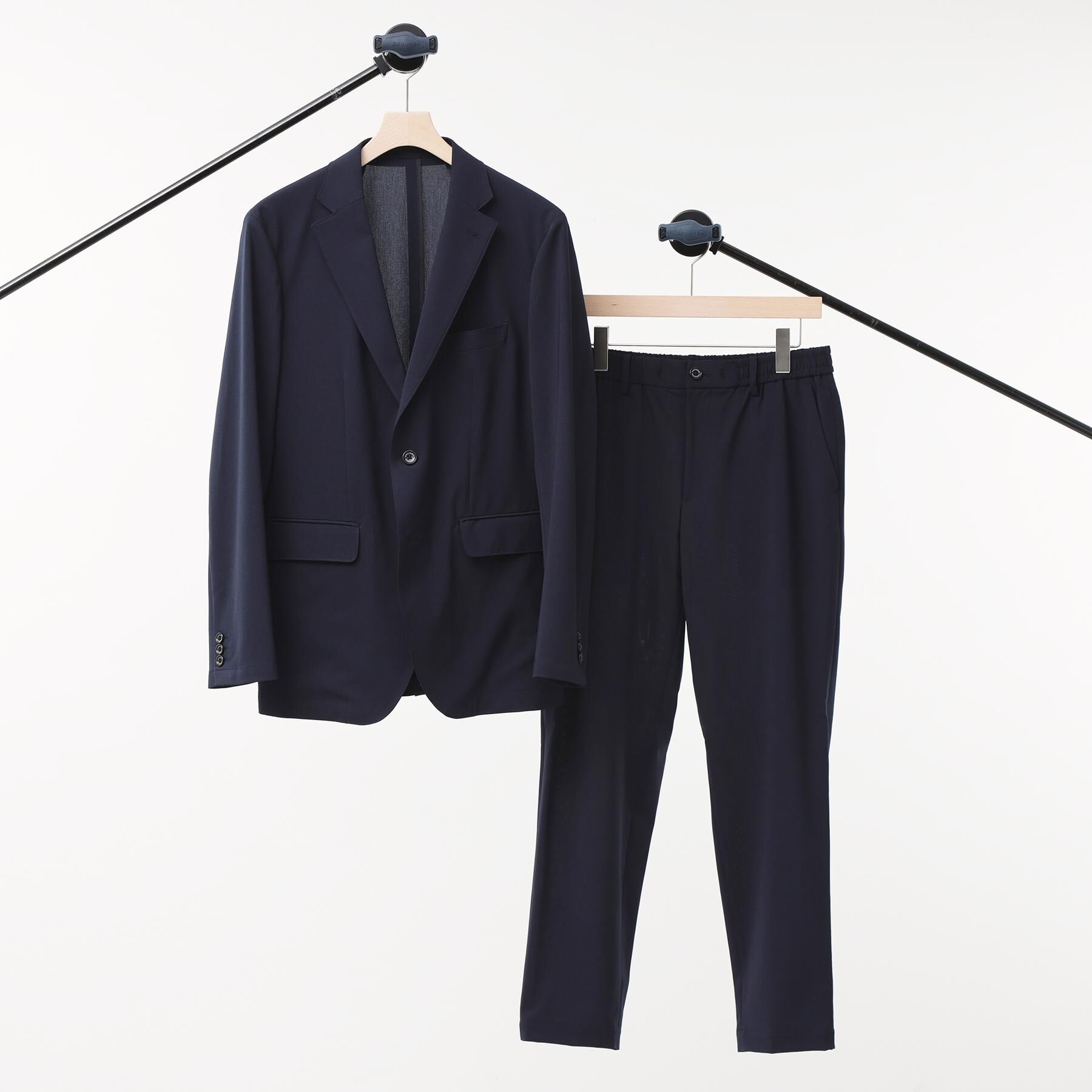 TAKEO KIKUCHI「【LIMITED】吸水速乾セットアップ／背抜きジャケット＆イージーパンツ」|スーツ|ネイビー(094)