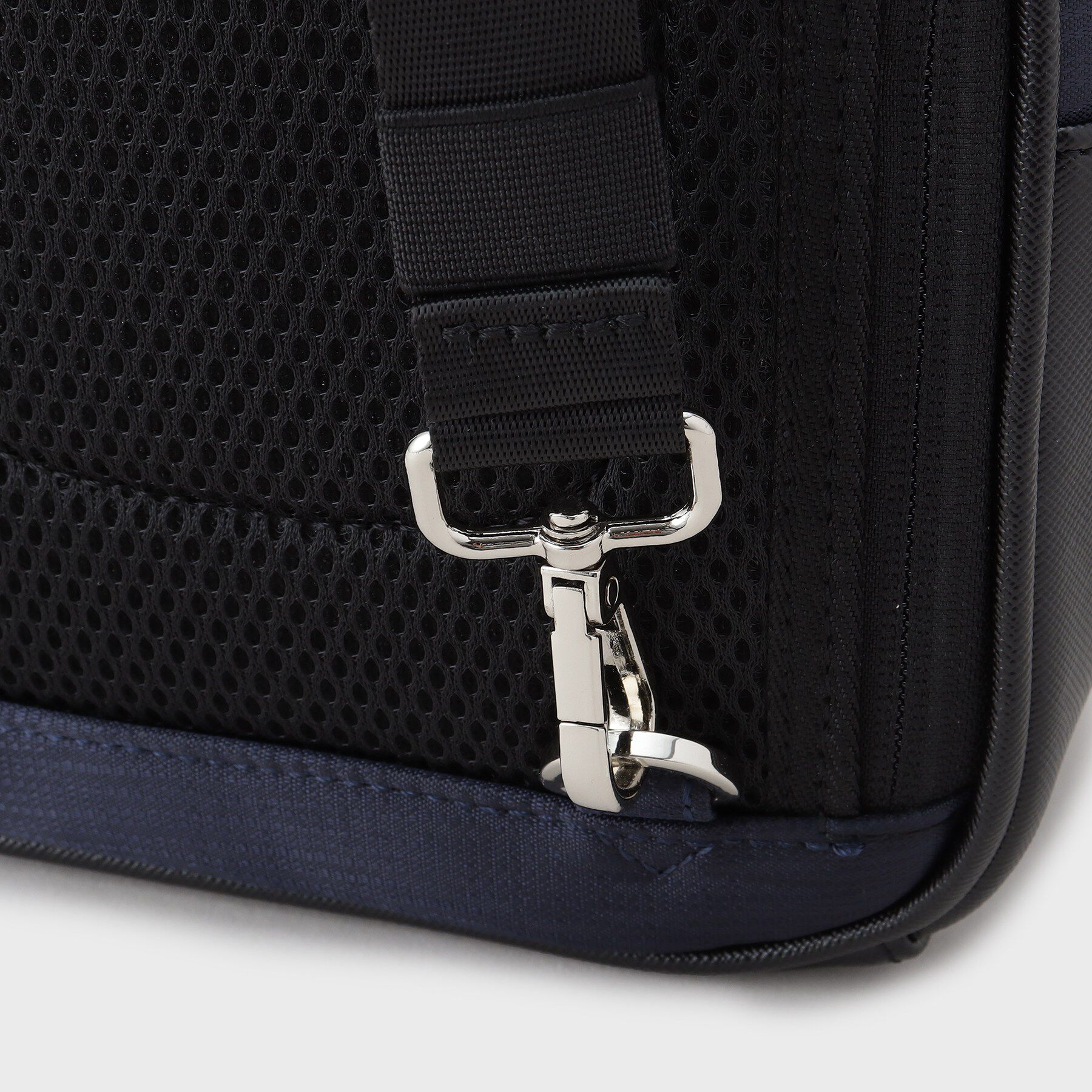 TAKEO KIKUCHI「水シボジャカードワンショルダーバッグ」|ショルダー・メッセンジャー|