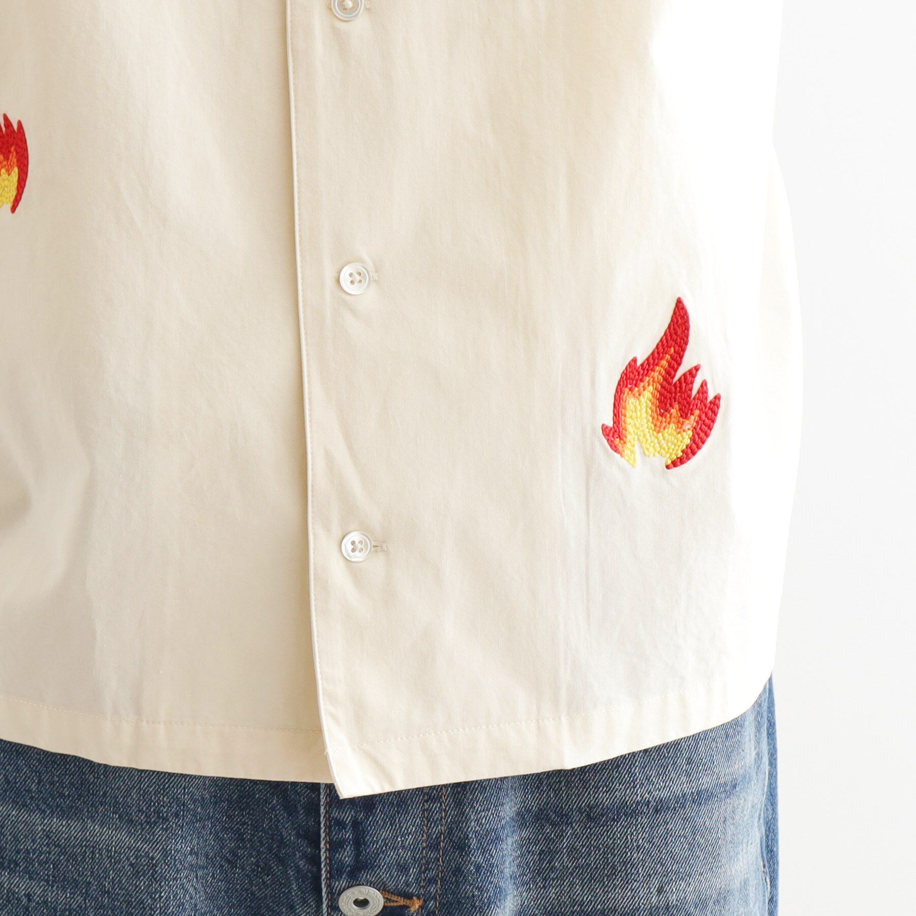 tk.TAKEO KIKUCHI「K&rsquo;PJT by AYUTA 『炎刺繍シャツ』」|シャツ・ブラウス|