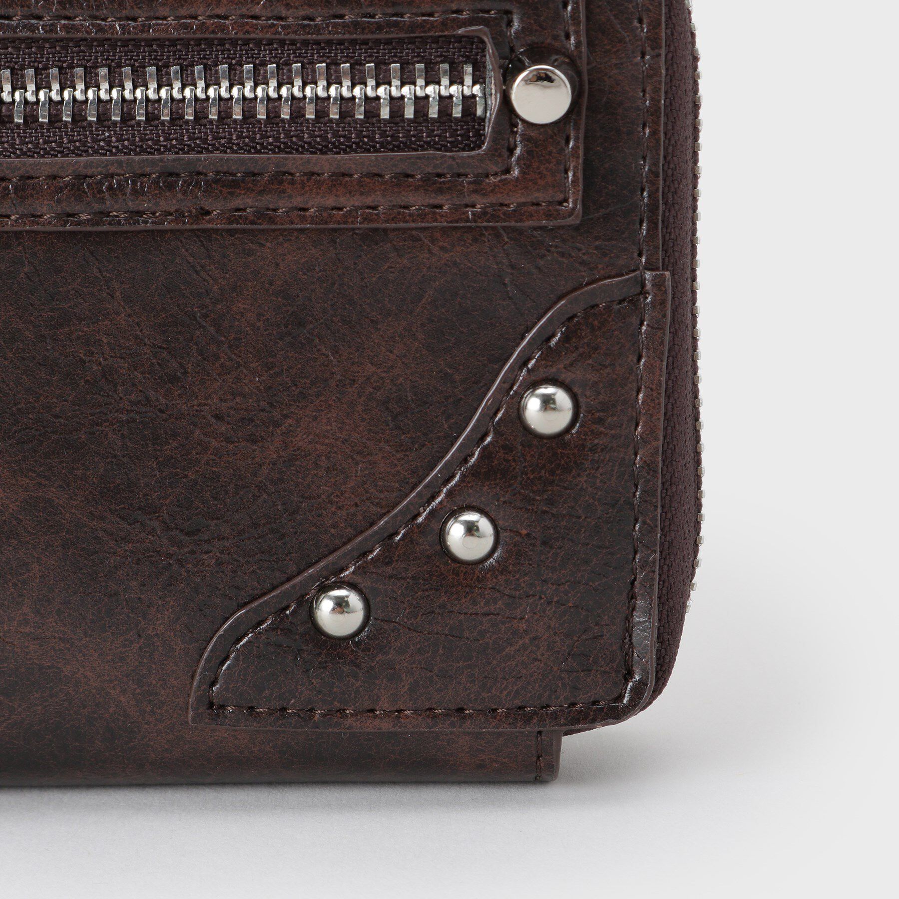 tk.TAKEO KIKUCHI「【FANCY SERIES】スタッズウォレット」|財布|