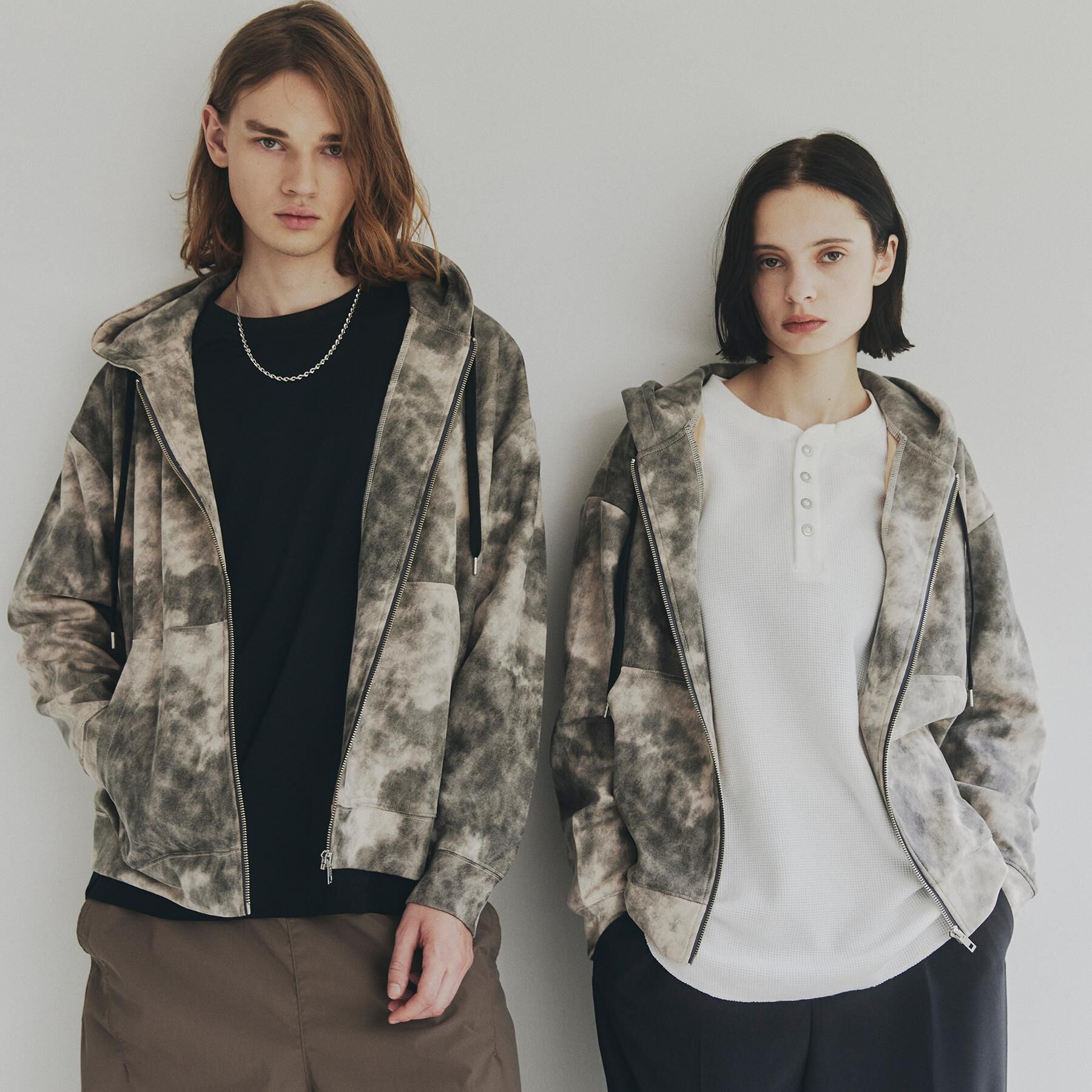 tk.TAKEO KIKUCHI「ヴィンテージライクプリント ジップパーカー」|パーカー|オフホワイト(003