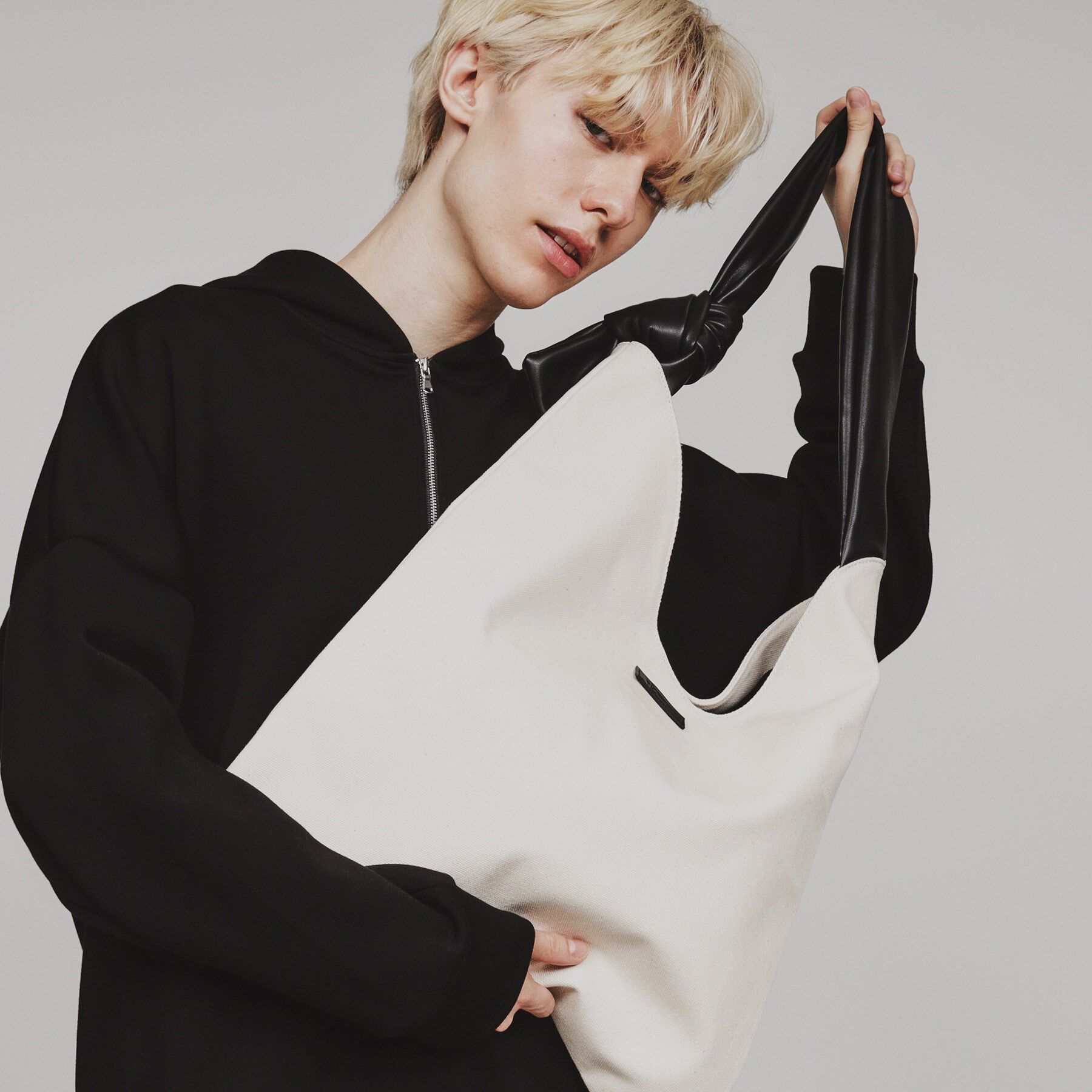 tk.TAKEO KIKUCHI「ギミックショルダーバッグ」|ショルダー・メッセンジャー|ホワイト(201)