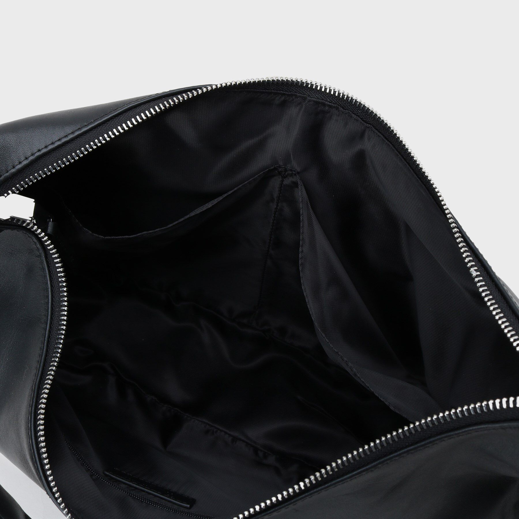 tk.TAKEO KIKUCHI「【牛革使用】リアルレザーラウンドショルダーバッグ」|ショルダー・メッセンジャー|