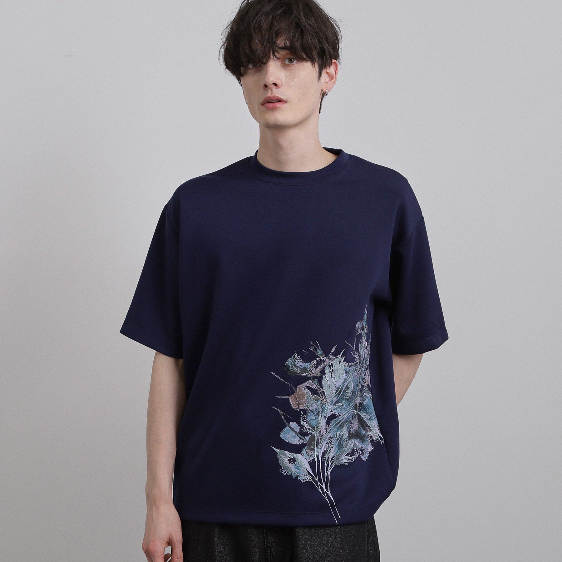tk.TAKEO KIKUCHI「リーフエンブロブラーTシャツ」|Tシャツ・カットソー|ネイビー(094)