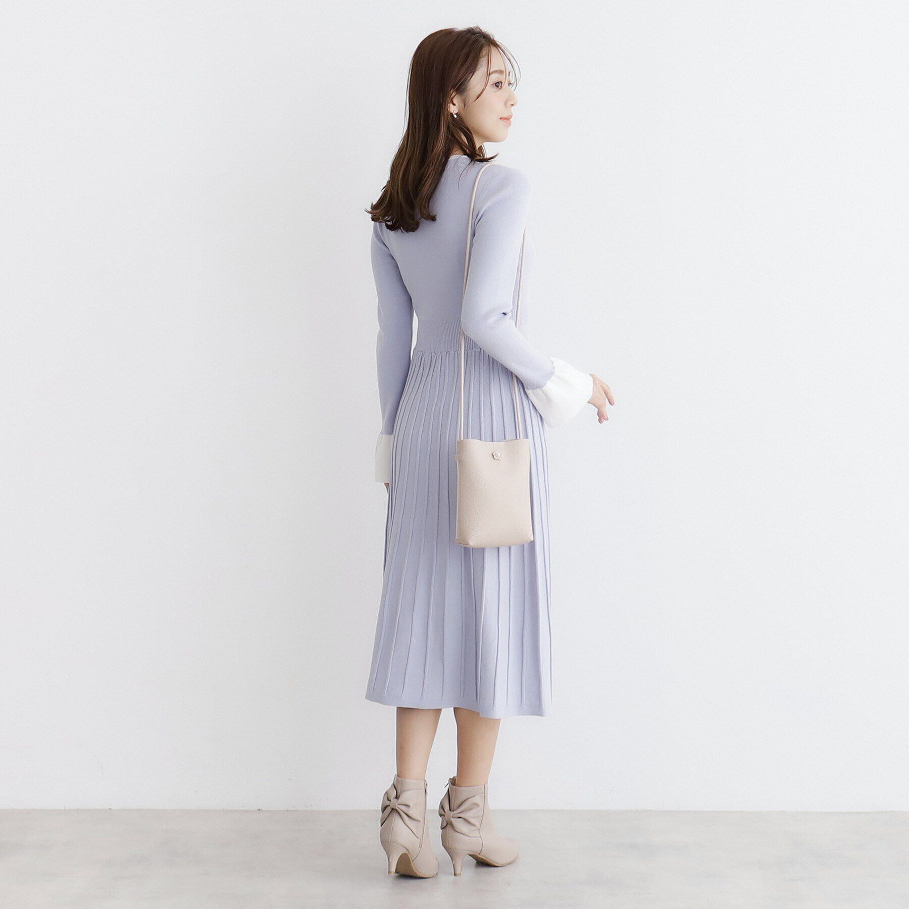 index「《美人百花掲載》パール調デザインバイカラーニットワンピース【洗濯機洗い可】」|ワンピース|