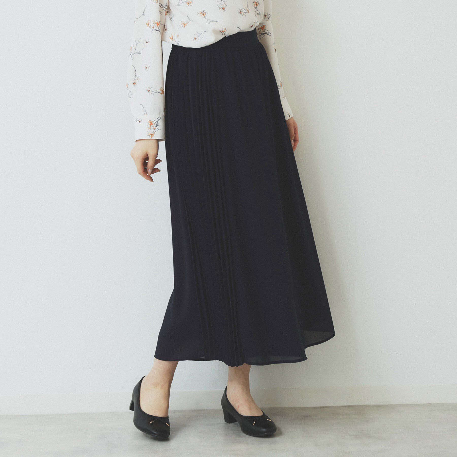 index「サイドプリーツフレアパンツ【洗濯機洗い可】」|その他|ネイビー(094)