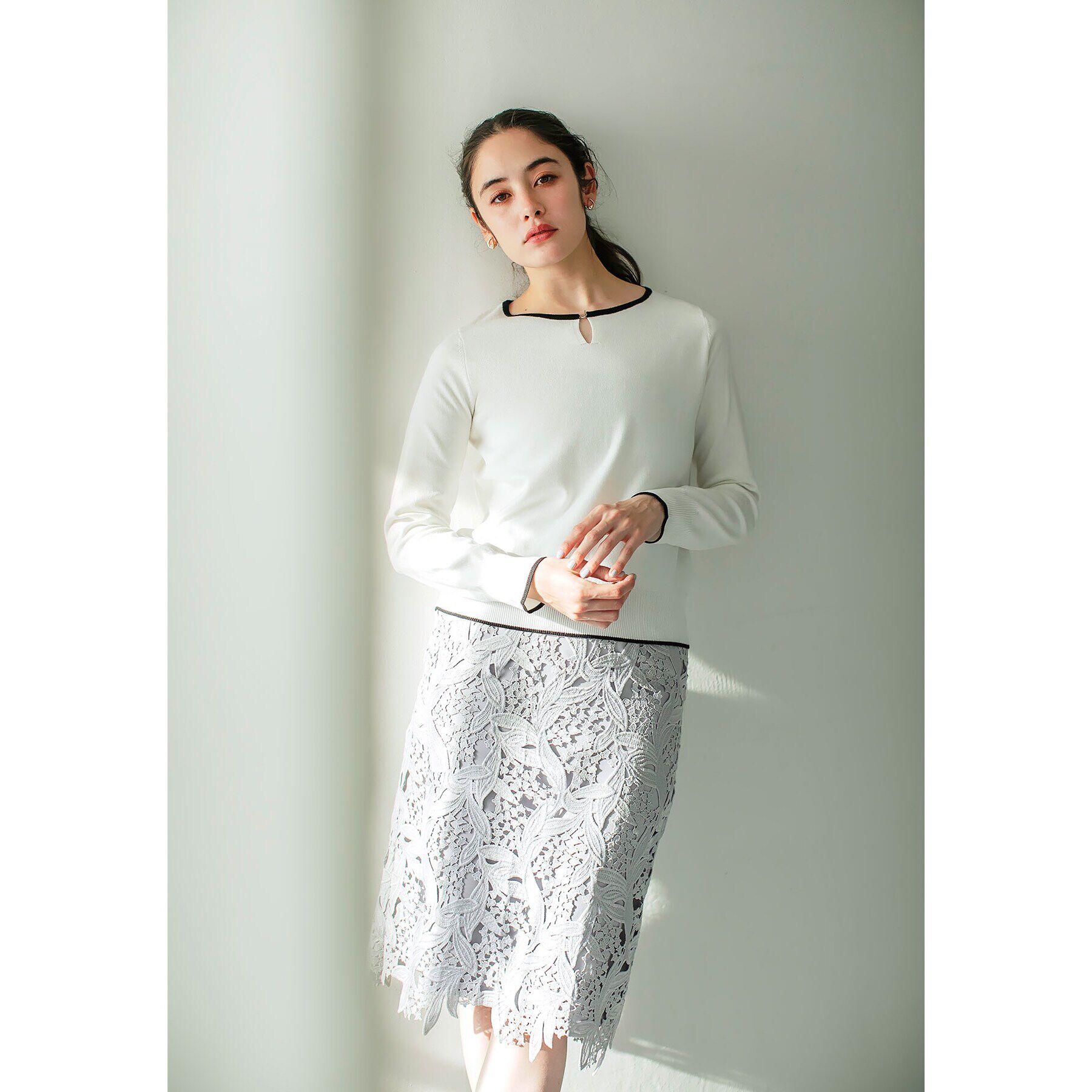 index「バイカラーキーネックニット【洗濯機洗い可】」|ニット・セーター|