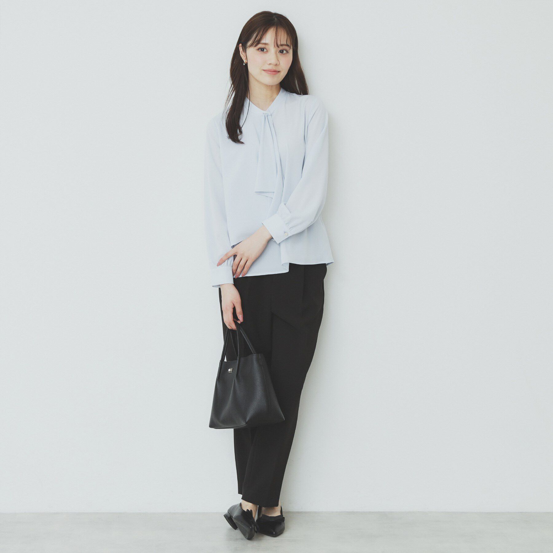 index「《美人百花掲載》アシンメトリーボウタイブラウス【洗濯機洗い可/防シワ】」|シャツ・ブラウス|